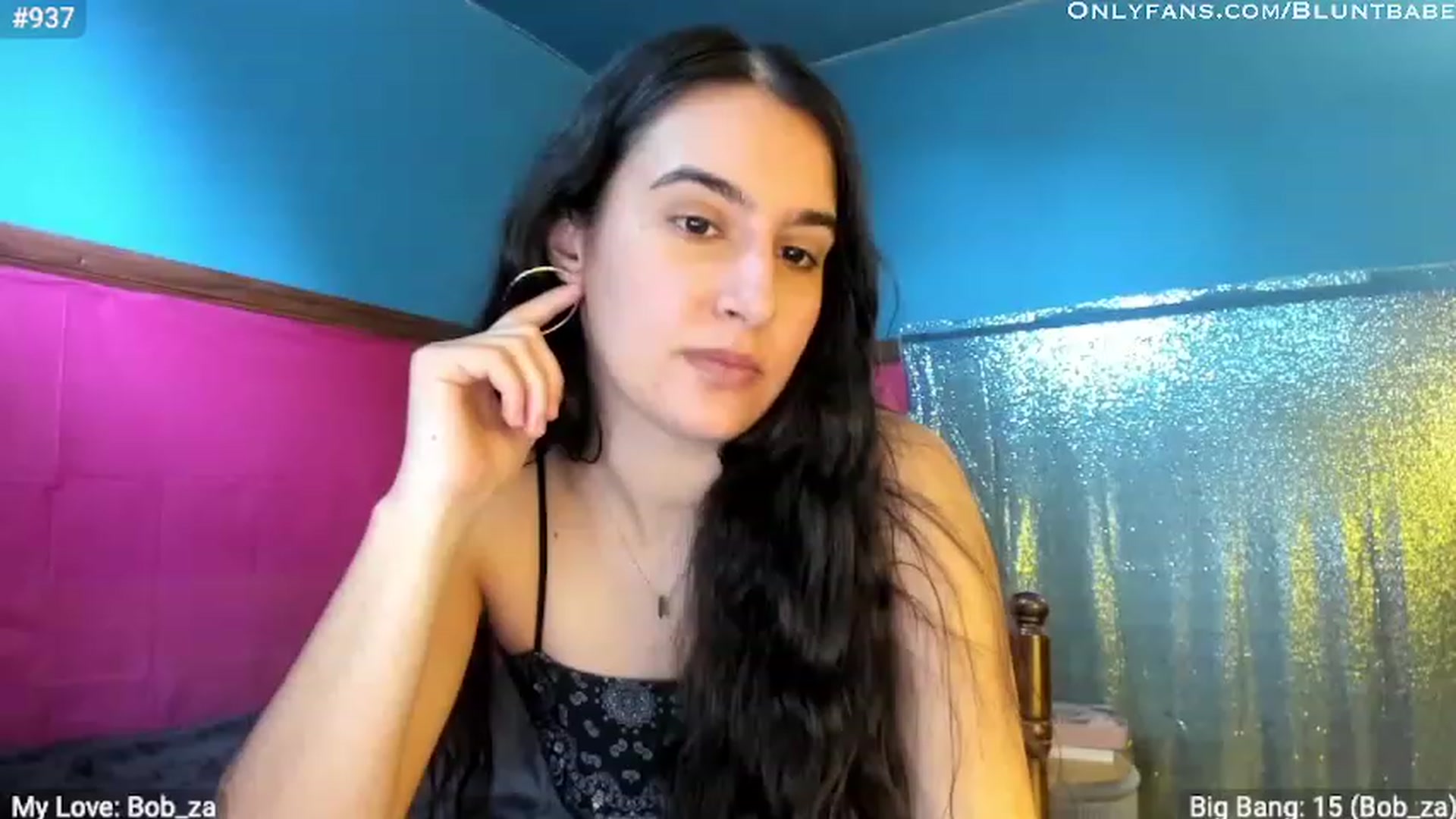Gallery image thumbnail from shysasha1's myfreecams stream on, 05/02/2023, 20:15 image 18 of 20