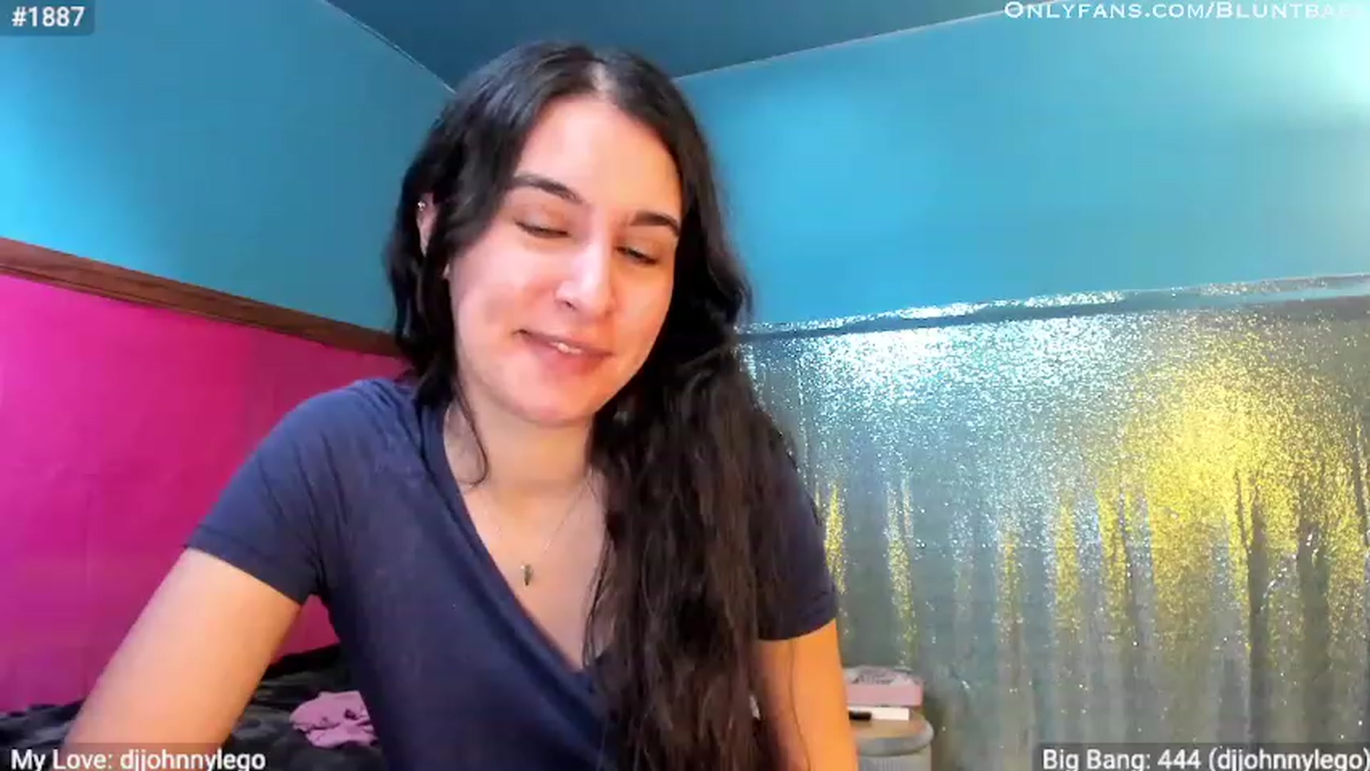 Gallery image thumbnail from shysasha1's myfreecams stream on, 05/05/2023, 22:25 image 15 of 20