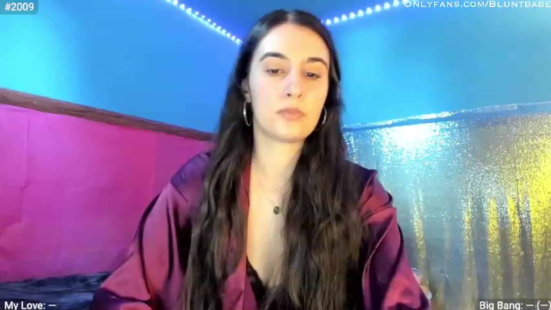 Gallery image thumbnail from shysasha1's myfreecams stream on, 05/06/2023, 19:57 image 9 of 20