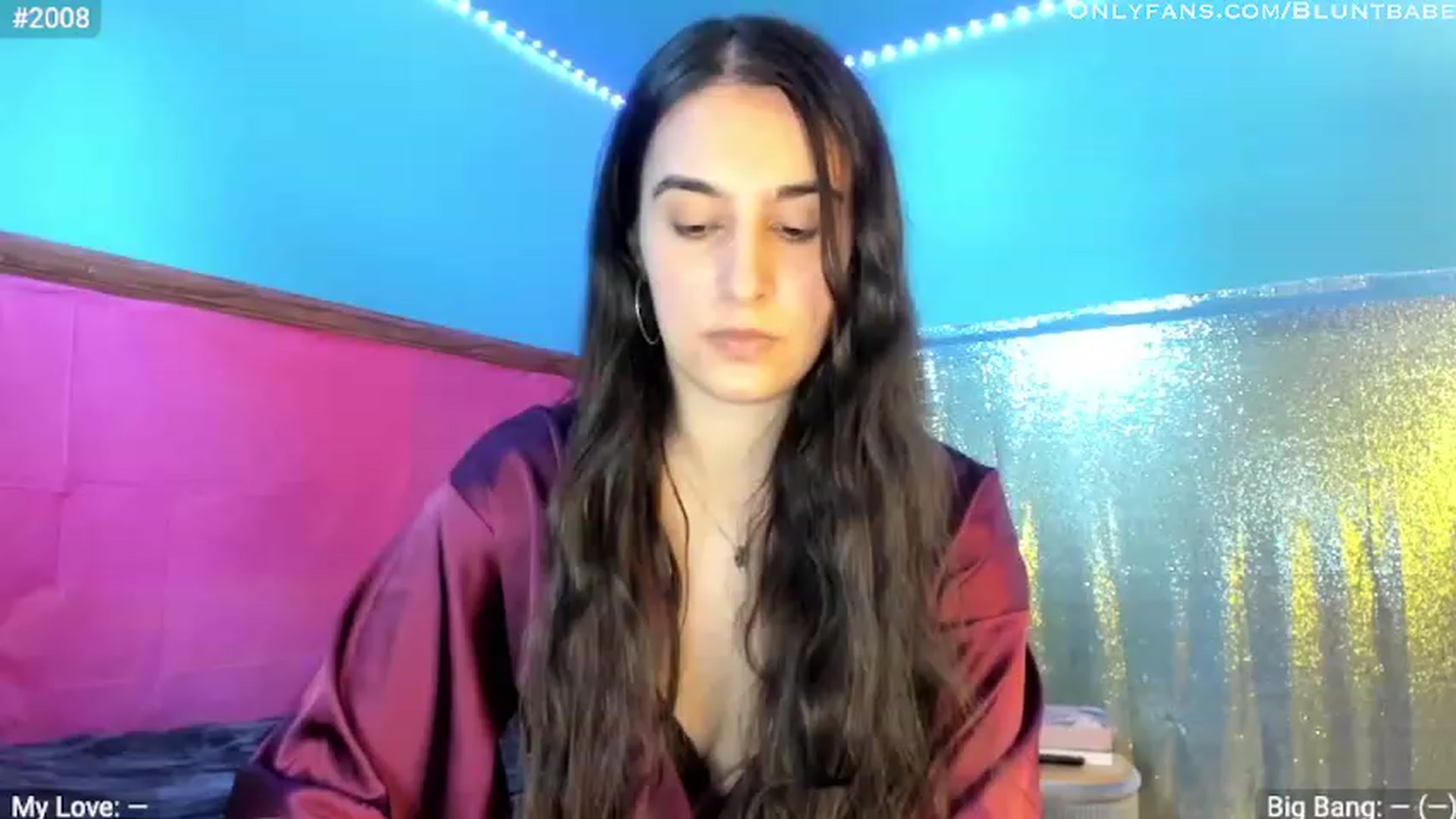Gallery image thumbnail from shysasha1's myfreecams stream on, 05/06/2023, 19:57 image 12 of 20