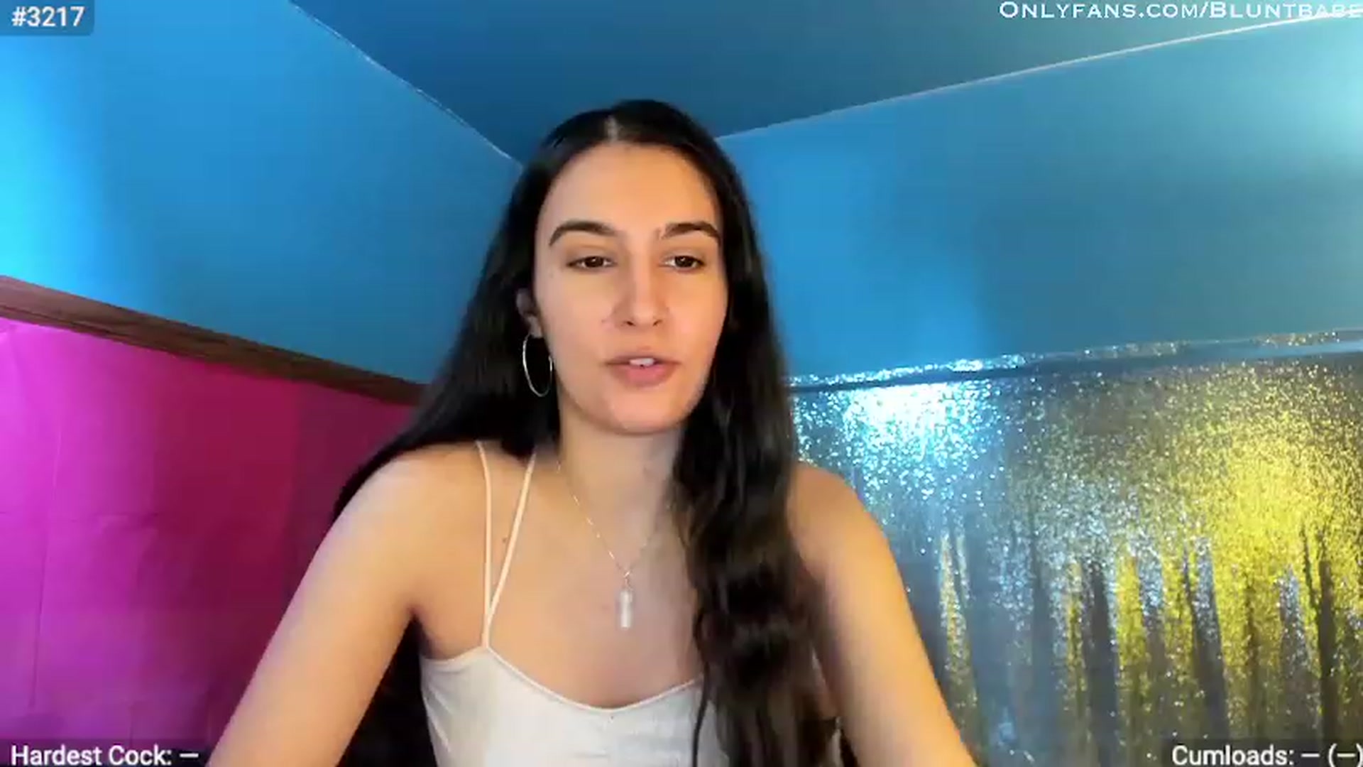 Gallery image thumbnail from shysasha1's myfreecams stream on, 05/16/2023, 17:41 image 5 of 20