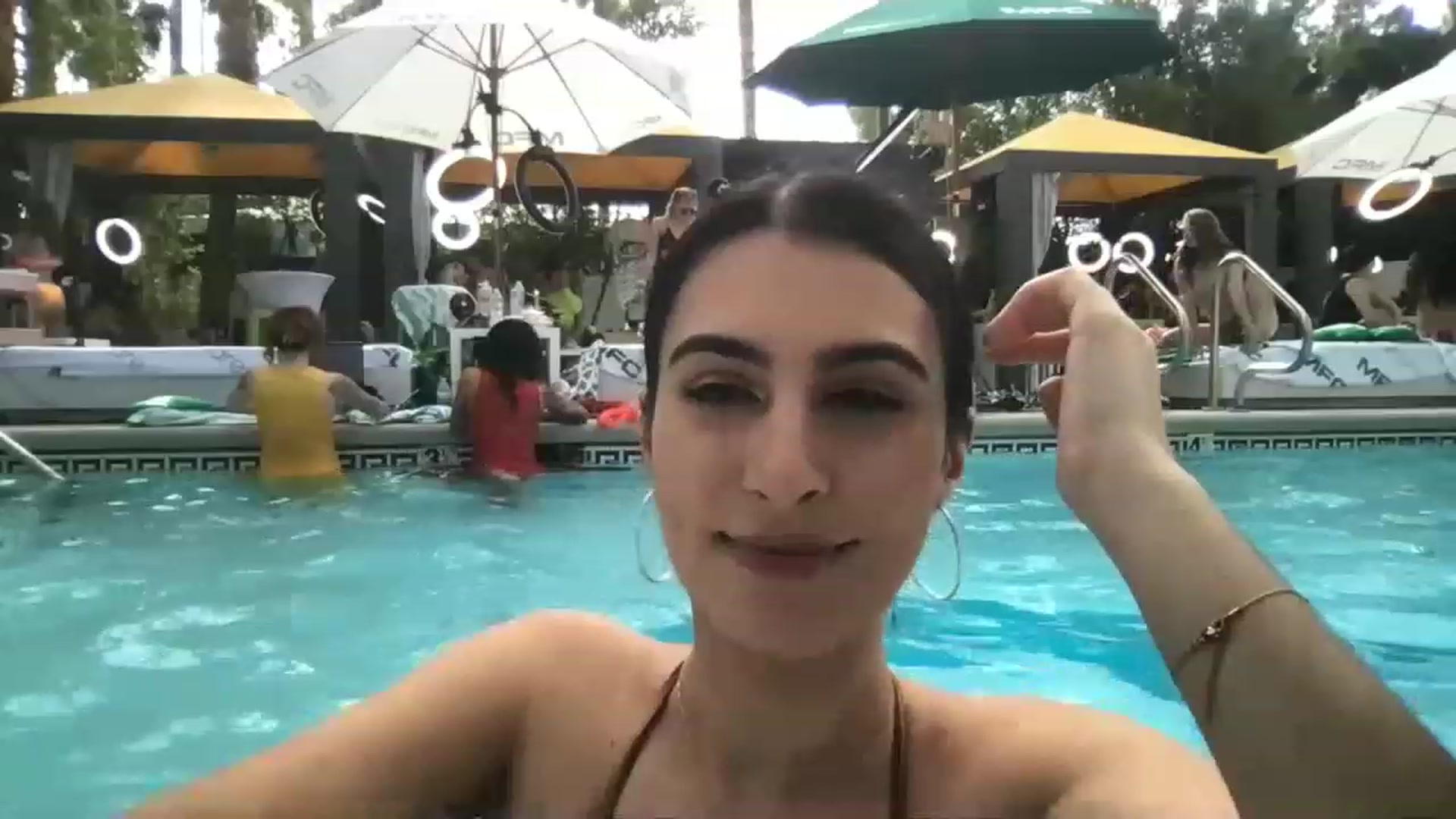 Gallery image thumbnail from shysasha1's myfreecams stream on, 05/24/2023, 24:12 image 4 of 20