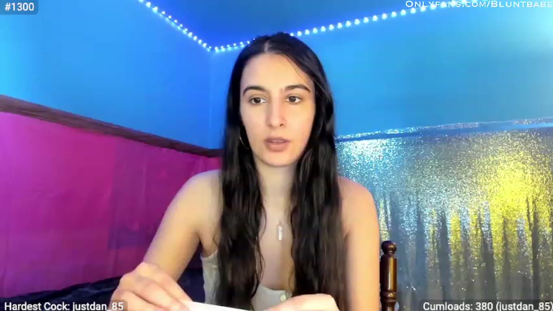 Gallery image thumbnail from shysasha1's myfreecams stream on, 05/30/2023, 21:13 image 15 of 20