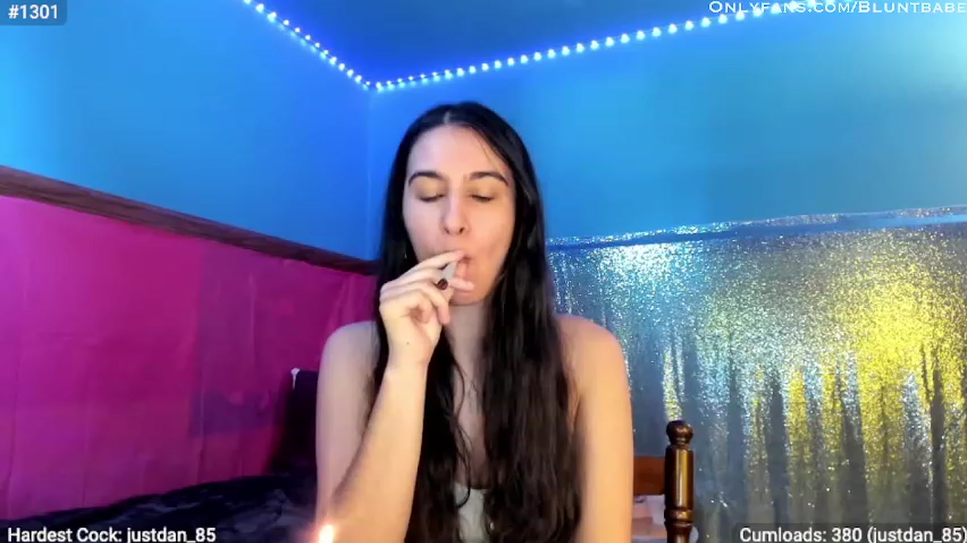 Gallery image thumbnail from shysasha1's myfreecams stream on, 05/30/2023, 21:13 image 16 of 20