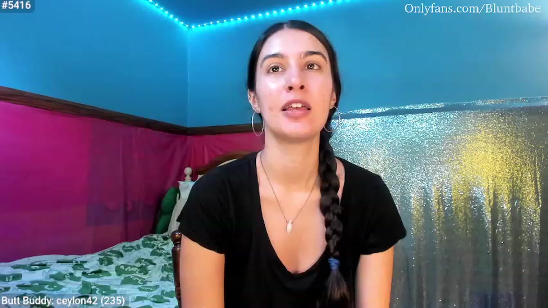 Gallery image thumbnail from shysasha1's myfreecams stream on, 09/20/2023, 18:28 image 10 of 20