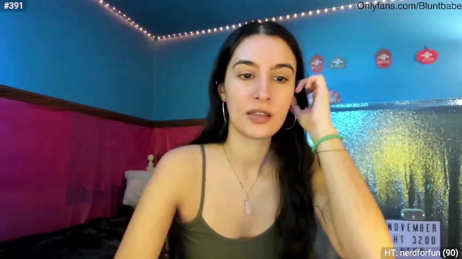 Gallery image thumbnail from shysasha1's myfreecams stream on, 11/14/2023, 20:25 image 10 of 20