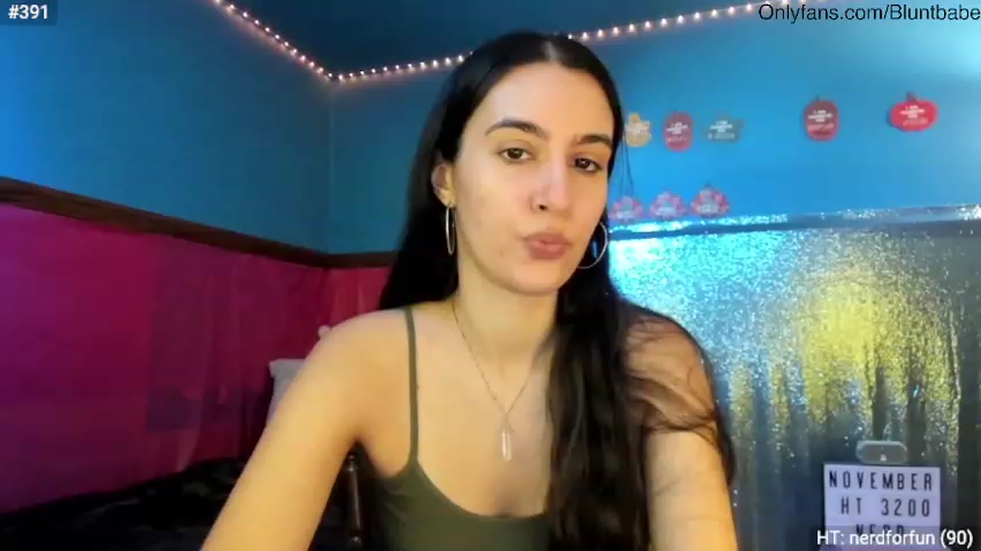 Gallery image thumbnail from shysasha1's myfreecams stream on, 11/14/2023, 20:25 image 8 of 20