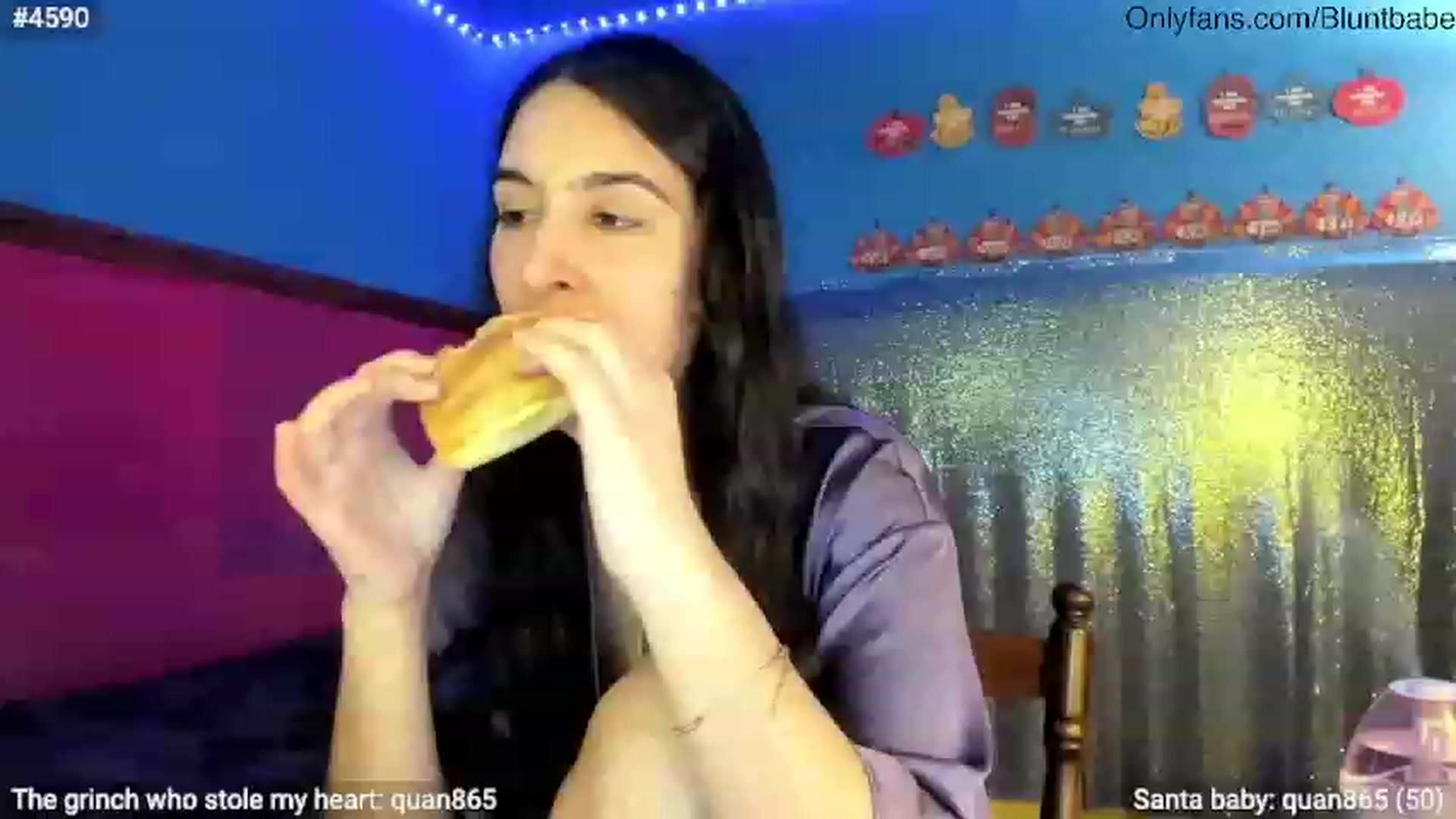 Gallery image thumbnail from shysasha1's myfreecams stream on, 12/03/2023, 24:55 image 6 of 20