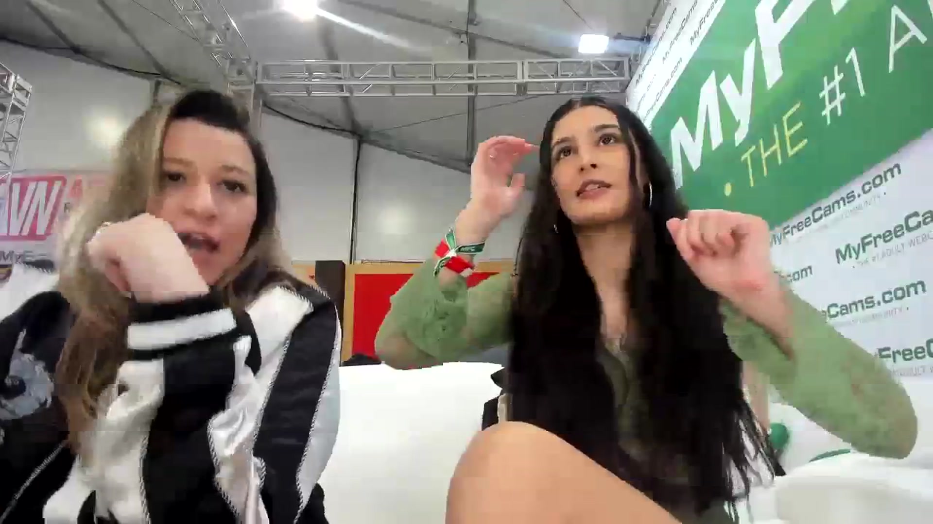 Gallery image thumbnail from shysasha1's myfreecams stream on, 01/25/2024, 02:11 image 7 of 20