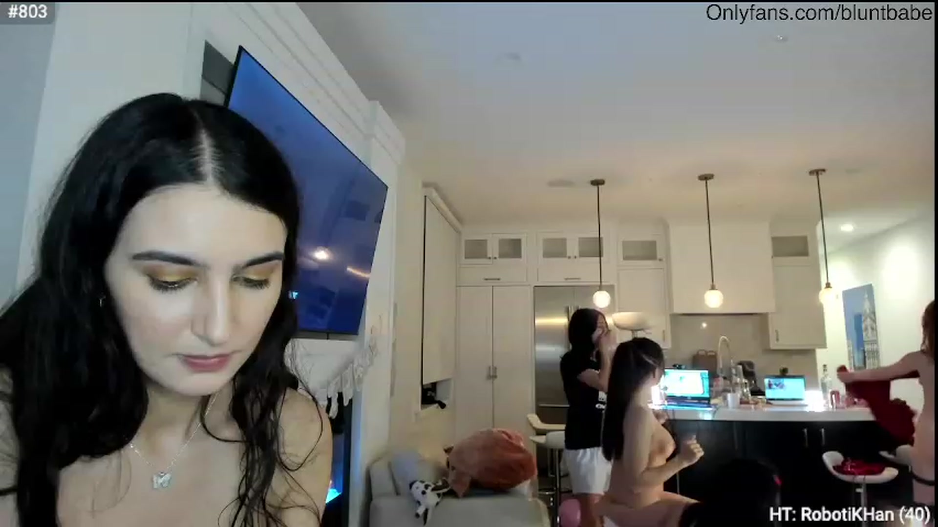 Gallery image thumbnail from shysasha1's myfreecams stream on, 02/25/2024, 09:19 image 6 of 20
