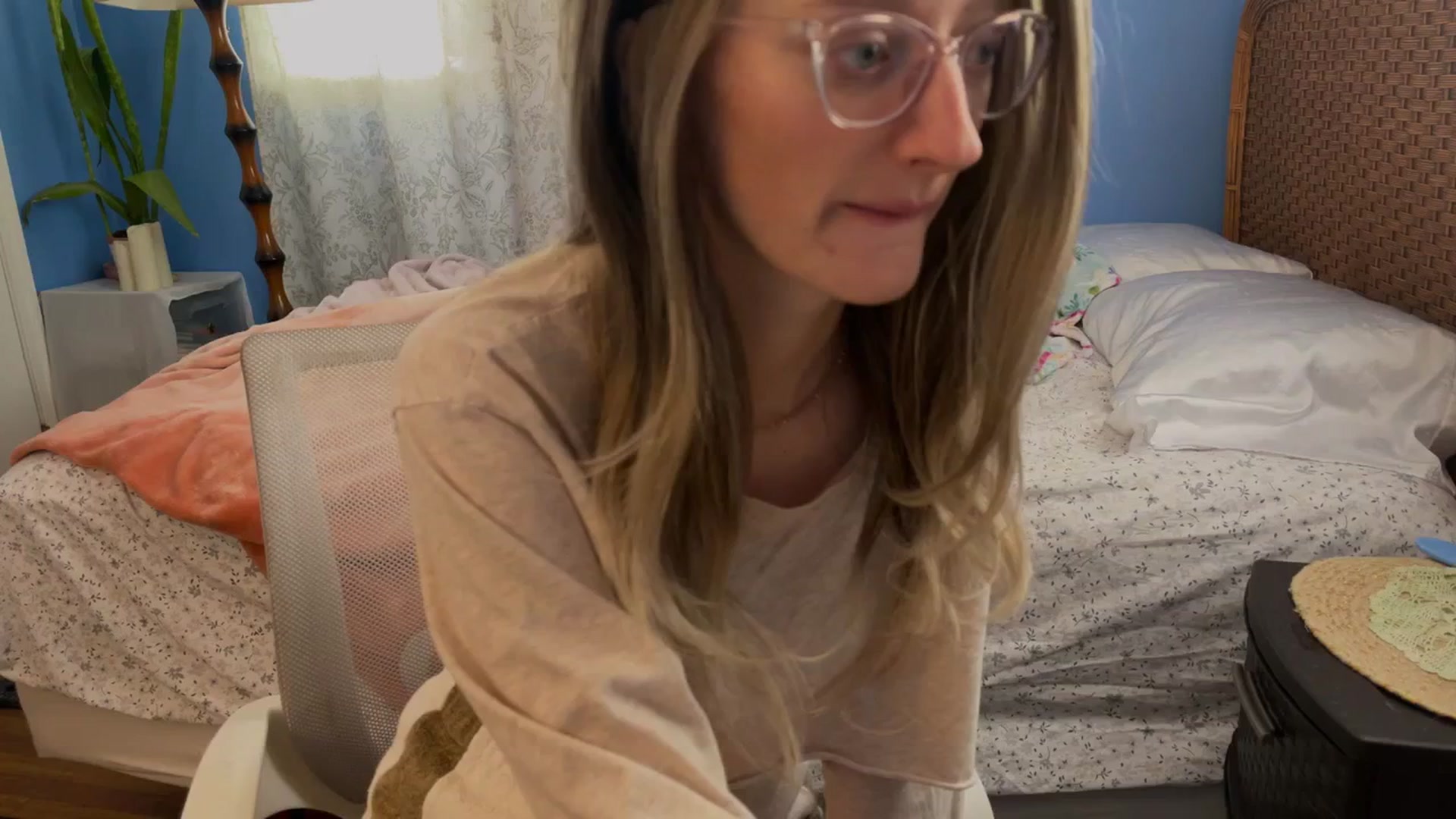 Gallery image thumbnail from shysoph's myfreecams stream on, 01/05/2026, 17:30 image 10 of 20