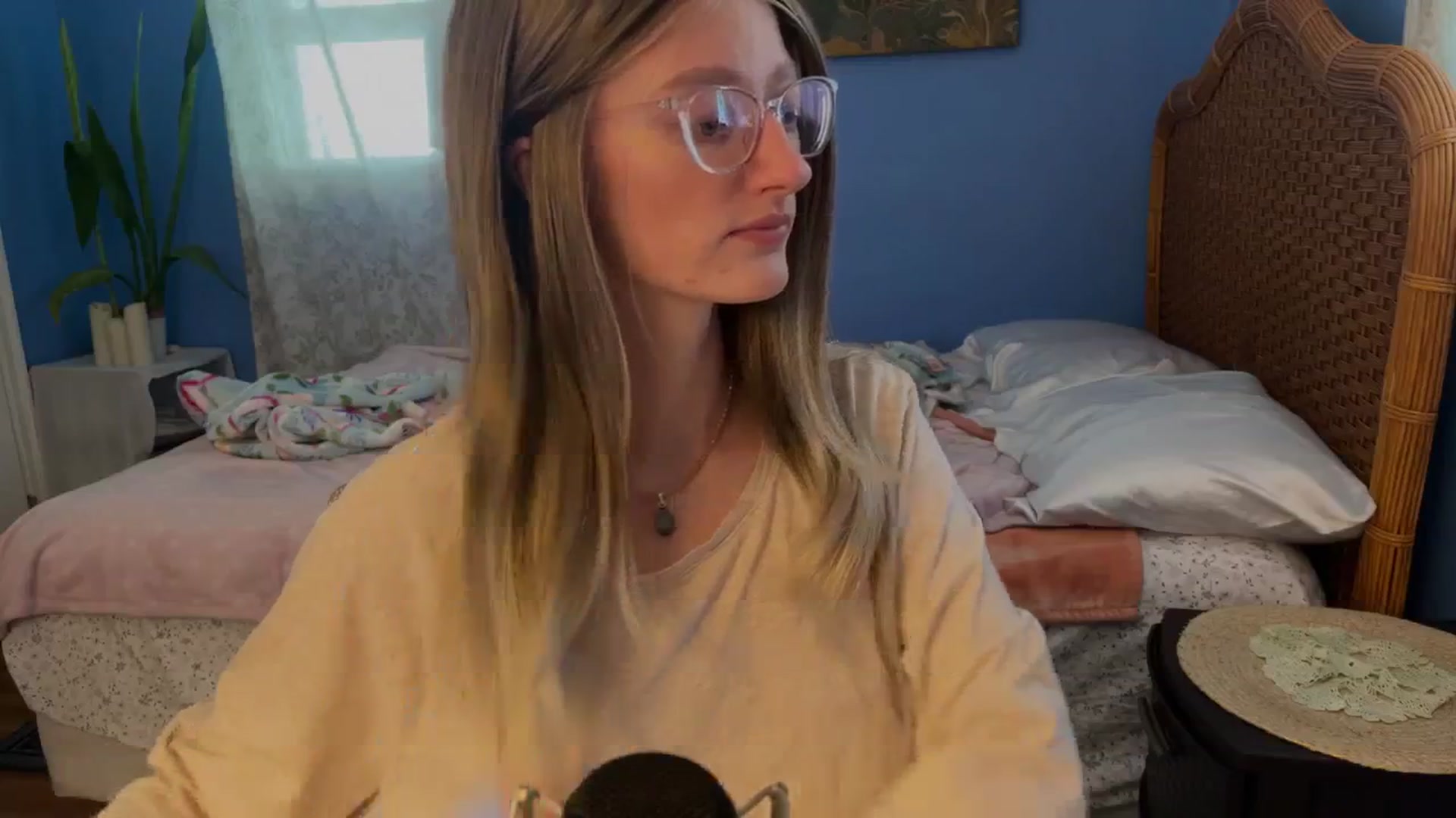 Gallery image thumbnail from shysoph's myfreecams stream on, 01/06/2026, 21:29 image 4 of 20