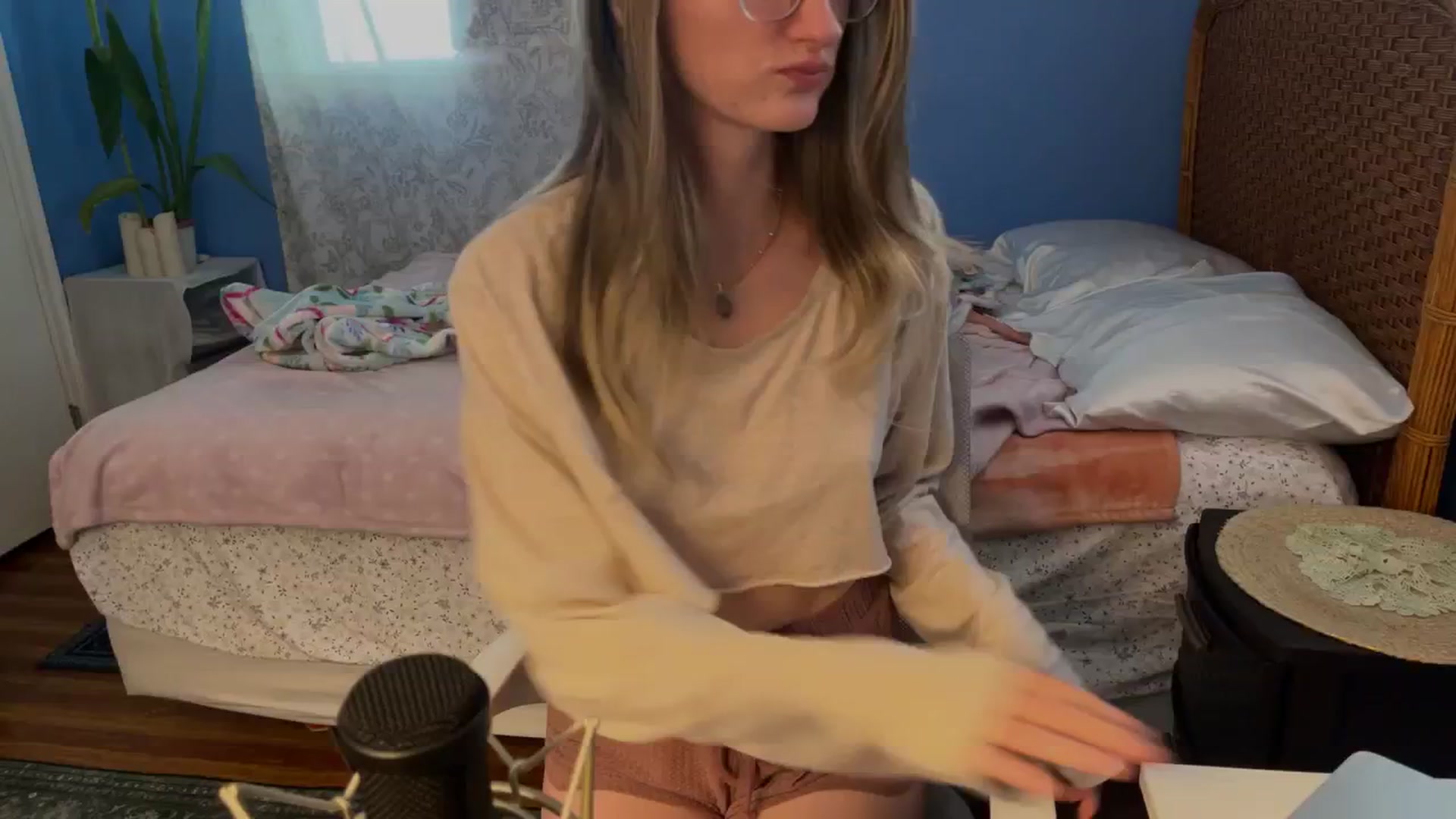Gallery image thumbnail from shysoph's myfreecams stream on, 01/06/2026, 21:29 image 1 of 20