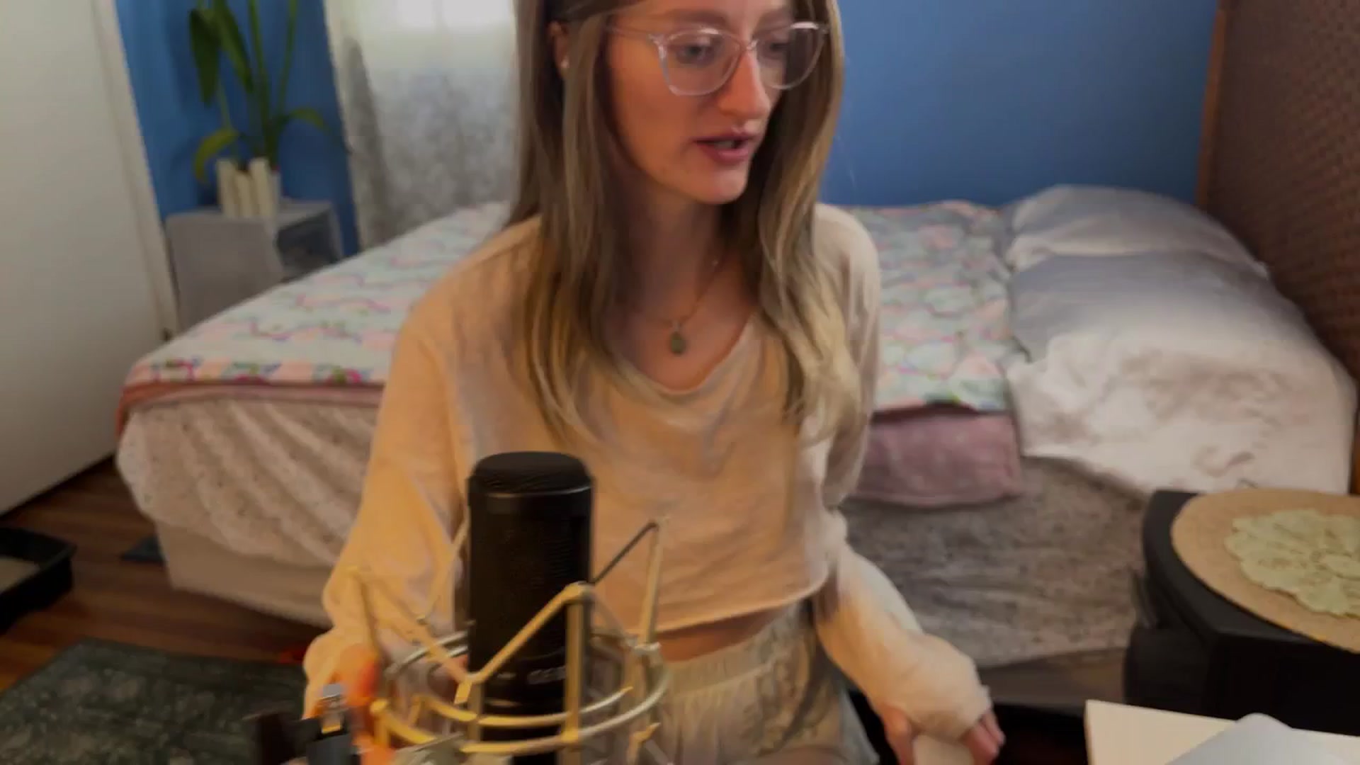 Gallery image thumbnail from shysoph's myfreecams stream on, 01/08/2026, 17:39 image 4 of 20