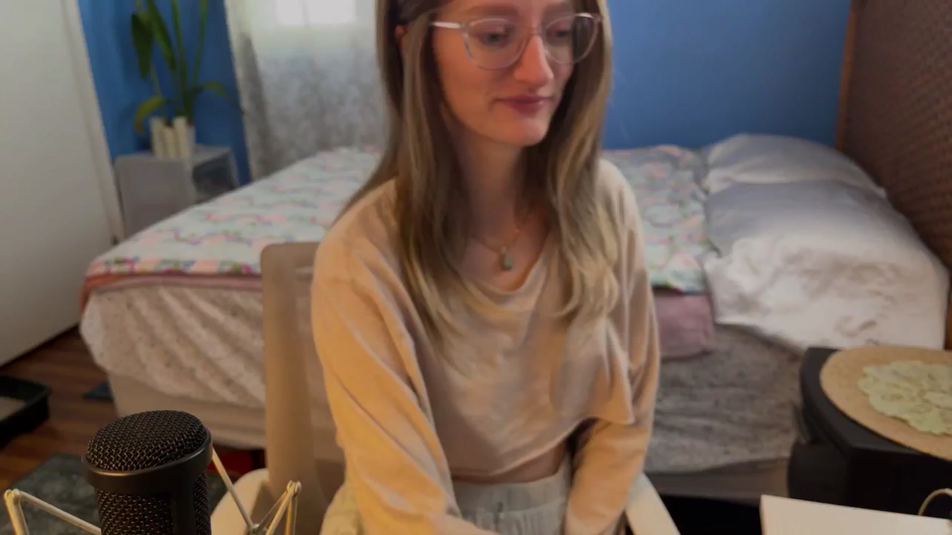 Gallery image thumbnail from shysoph's myfreecams stream on, 01/08/2026, 17:39 image 3 of 20