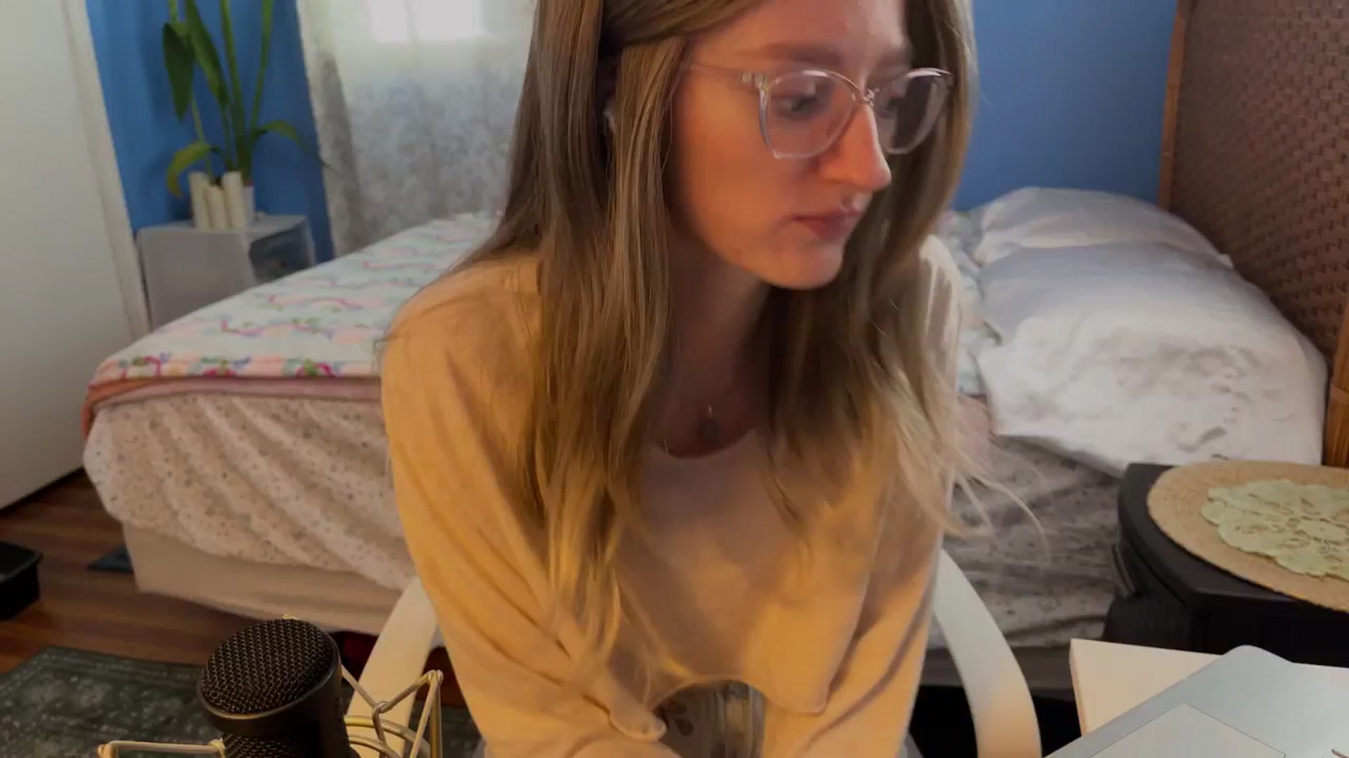 Gallery image thumbnail from shysoph's myfreecams stream on, 01/08/2026, 17:39 image 17 of 20