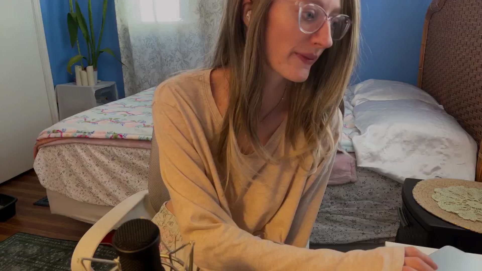Gallery image thumbnail from shysoph's myfreecams stream on, 01/08/2026, 17:39 image 10 of 20
