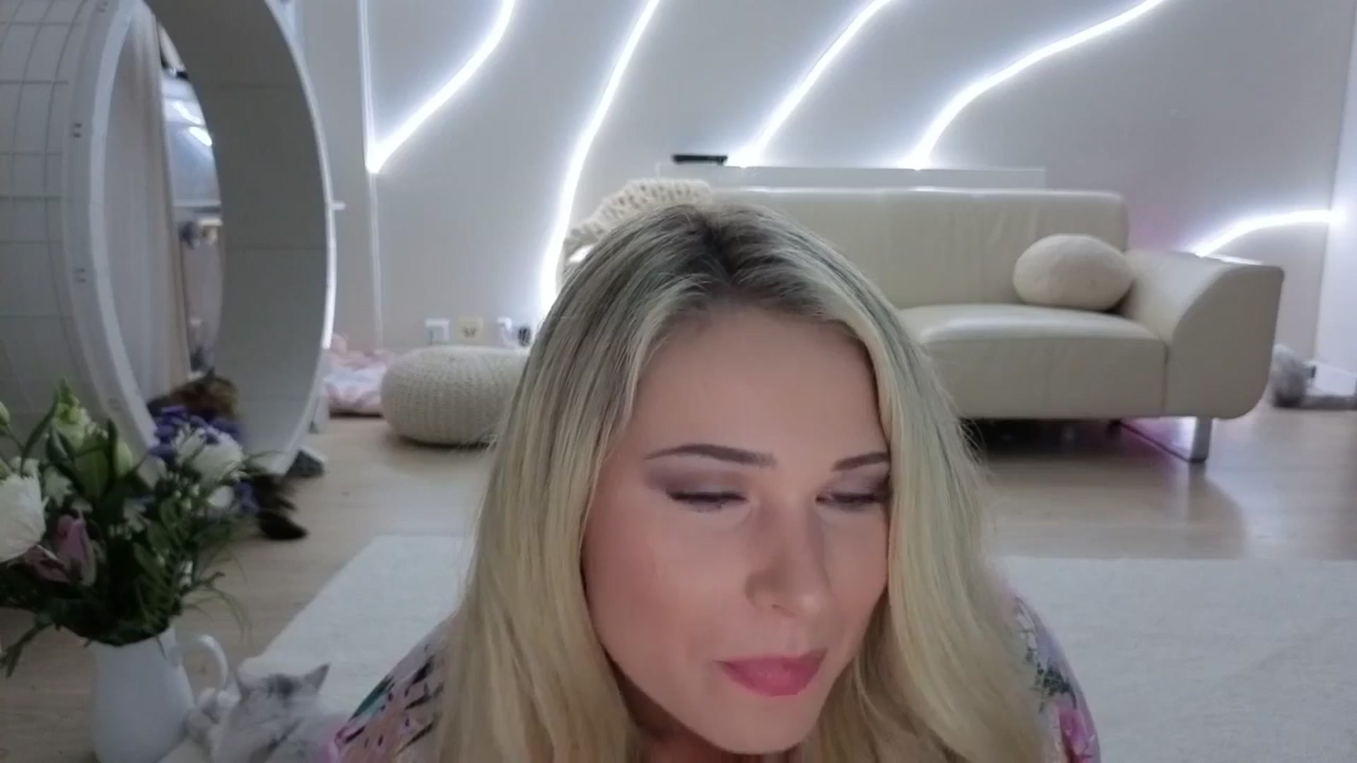 Gallery image thumbnail from shyygirlmasha's myfreecams stream on, 09/13/2025, 21:44 image 12 of 20