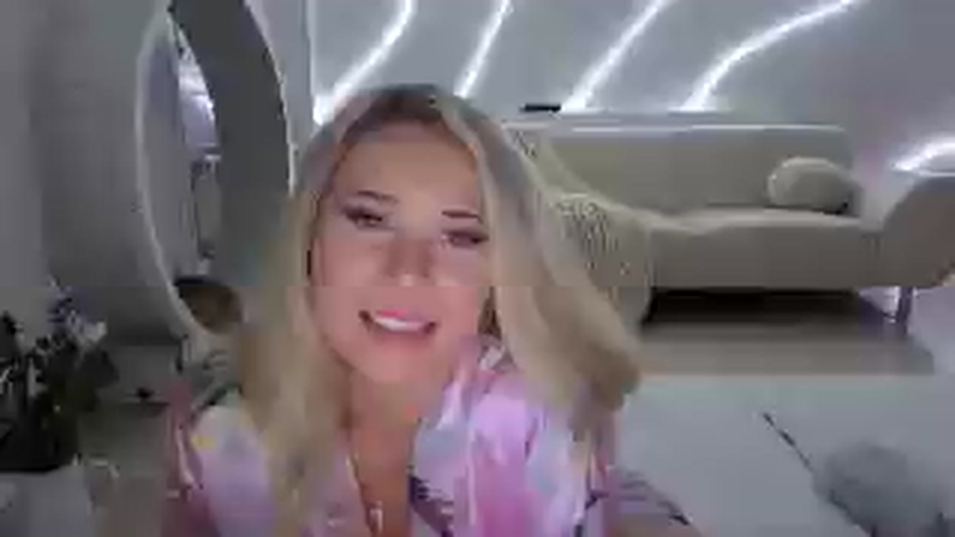 Gallery image thumbnail from shyygirlmasha's myfreecams stream on, 09/14/2025, 24:46 image 18 of 20