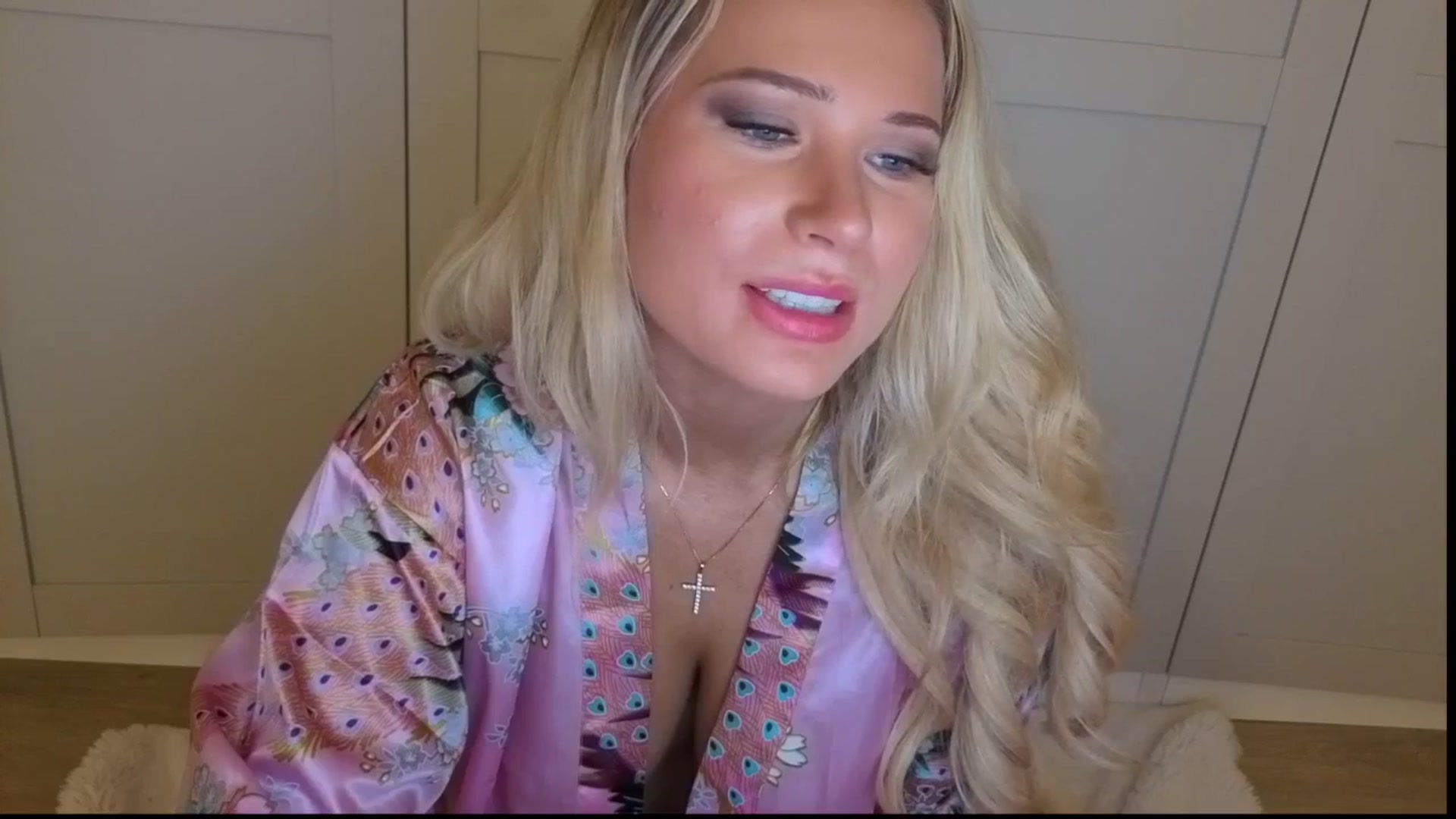 Gallery image thumbnail from shyygirlmasha's myfreecams stream on, 09/18/2025, 06:01 image 16 of 20