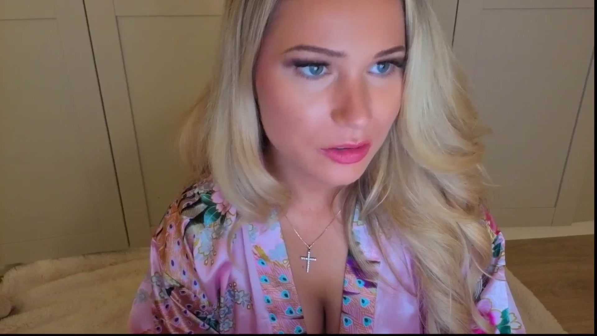 Gallery image thumbnail from shyygirlmasha's myfreecams stream on, 09/22/2025, 23:48 image 6 of 20