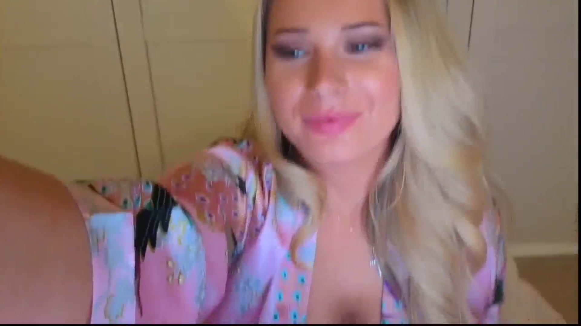 Gallery image thumbnail from shyygirlmasha's myfreecams stream on, 09/22/2025, 23:48 image 20 of 20