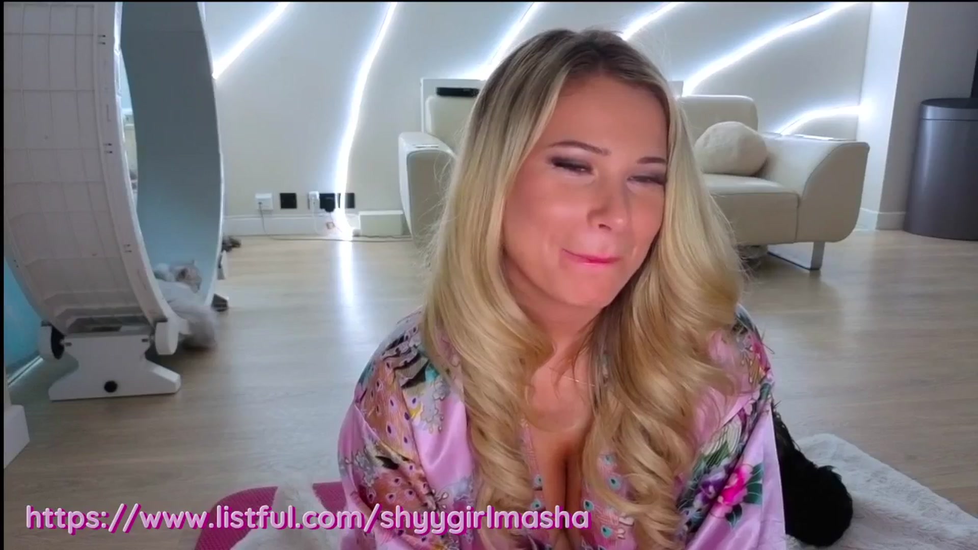 Gallery image thumbnail from shyygirlmasha's myfreecams stream on, 10/13/2025, 07:36 image 13 of 20