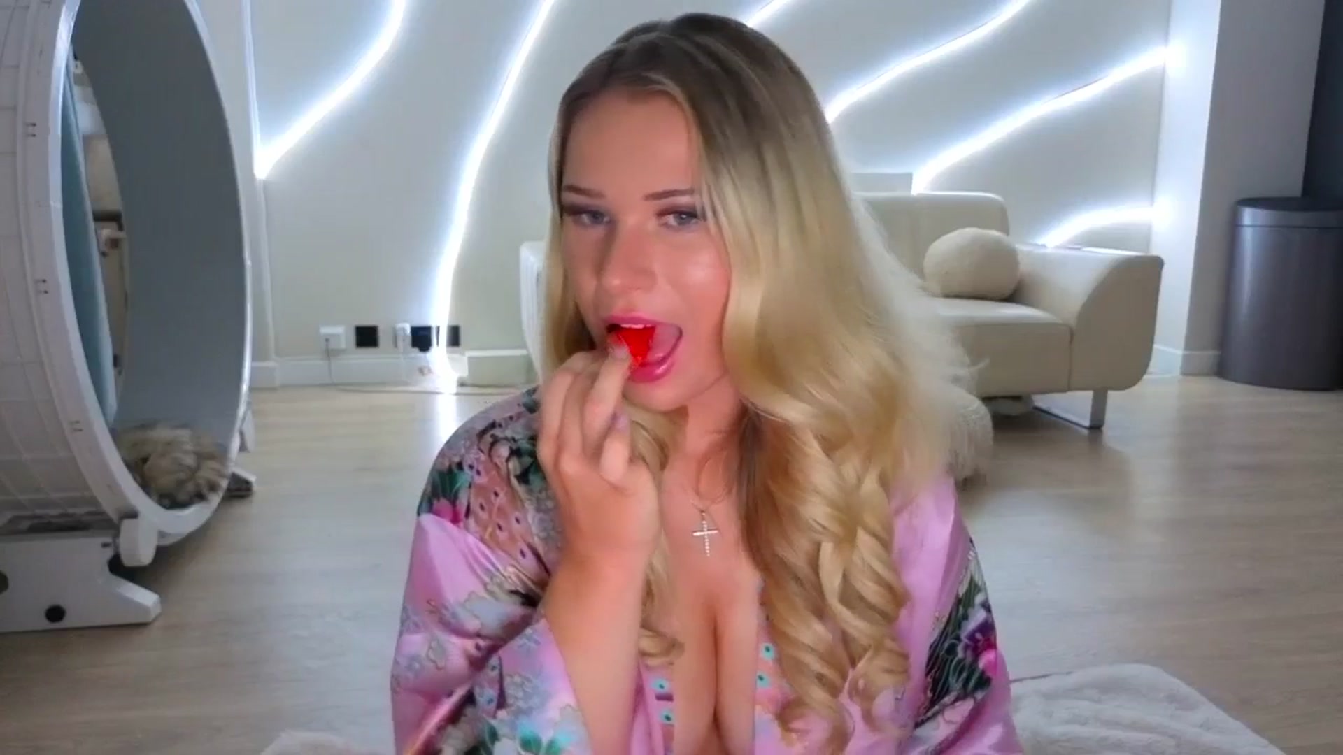 Gallery image thumbnail from shyygirlmasha's myfreecams stream on, 10/13/2025, 23:29 image 17 of 20