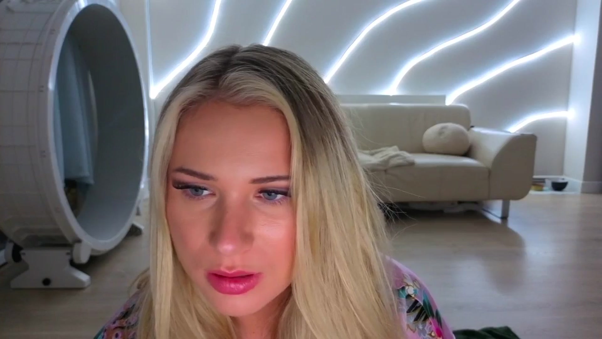 Gallery image thumbnail from shyygirlmasha's myfreecams stream on, 10/23/2025, 24:11 image 3 of 20
