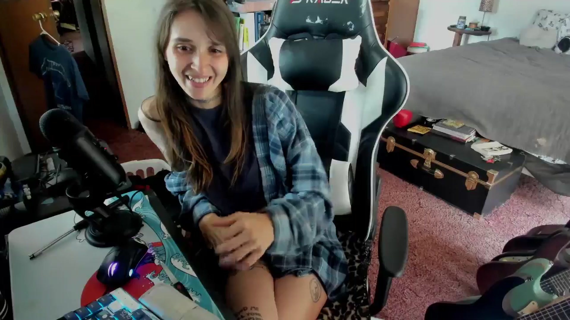 Gallery image thumbnail from sickgrrl's myfreecams stream on, 05/25/2025, 22:13 image 2 of 20