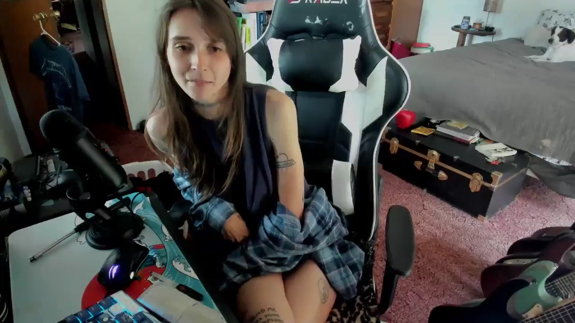 Gallery image thumbnail from sickgrrl's myfreecams stream on, 05/25/2025, 22:13 image 5 of 20