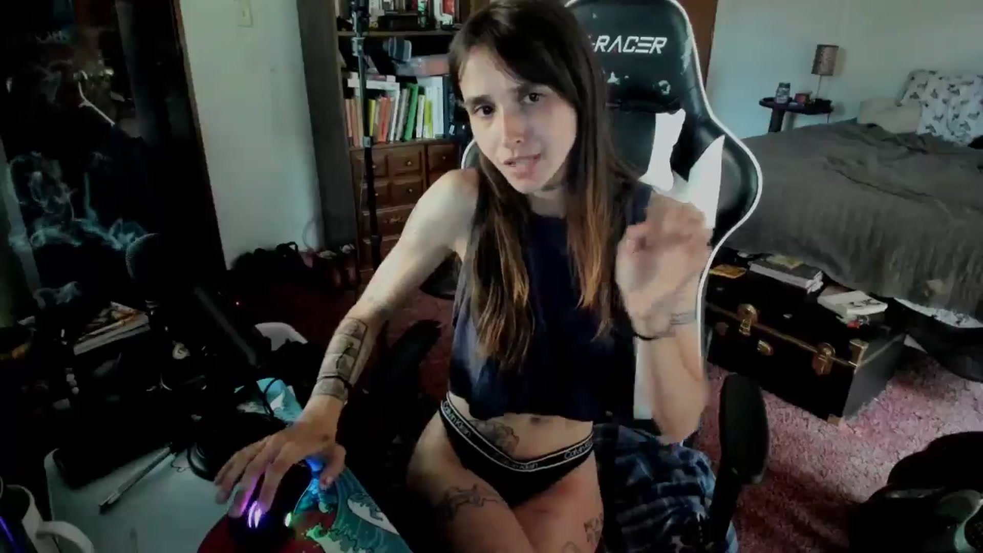 Gallery image thumbnail from sickgrrl's myfreecams stream on, 05/25/2025, 23:56 image 19 of 20
