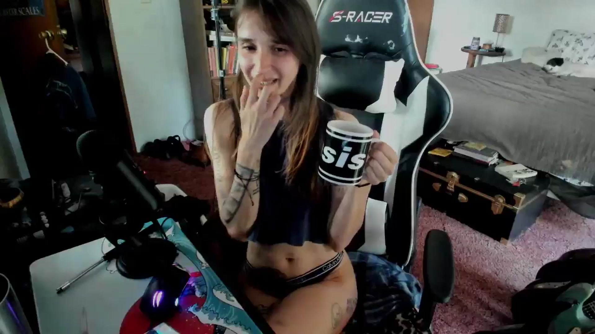 Gallery image thumbnail from sickgrrl's myfreecams stream on, 05/25/2025, 23:56 image 2 of 20