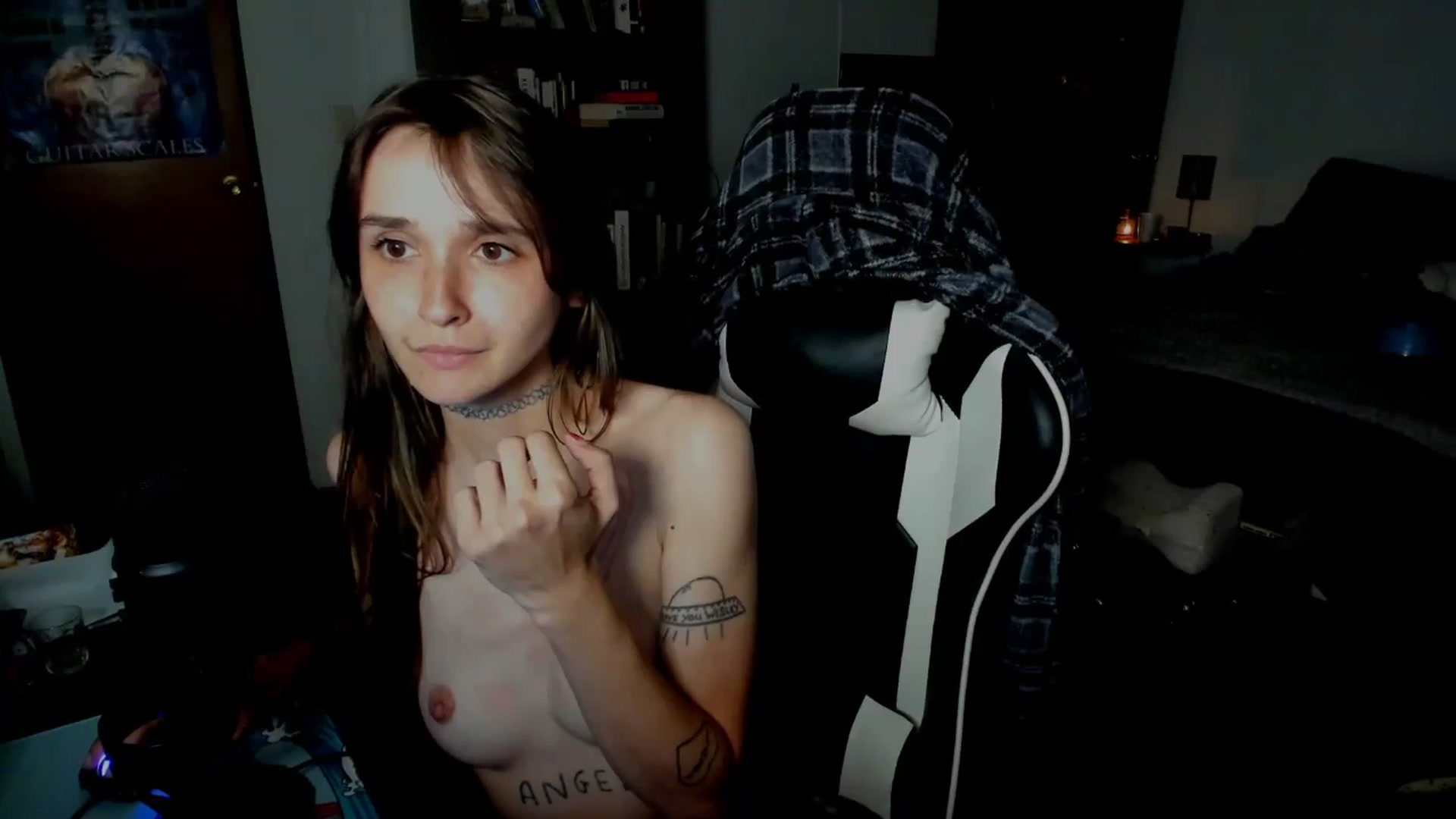 Gallery image thumbnail from sickgrrl's myfreecams stream on, 06/01/2025, 24:56 image 18 of 20