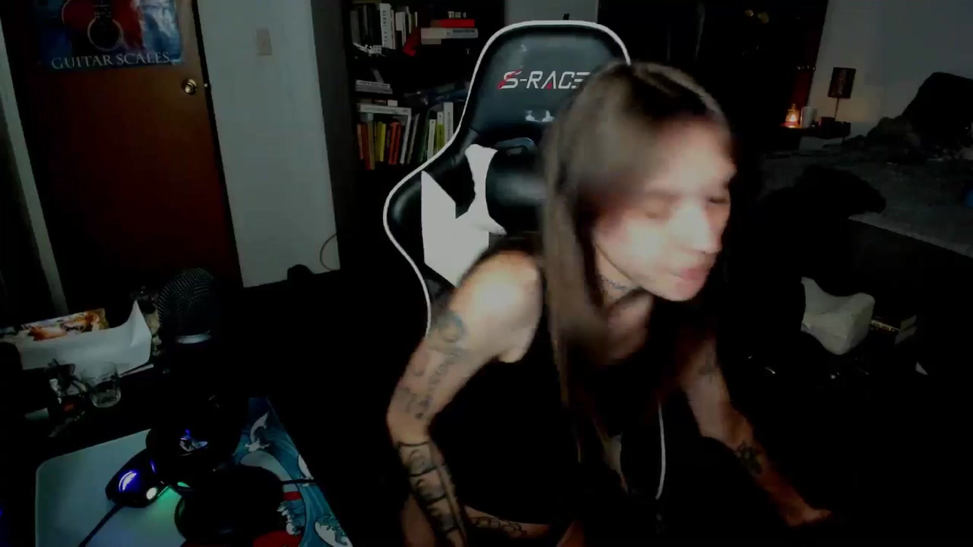 Gallery image thumbnail from sickgrrl's myfreecams stream on, 06/01/2025, 24:56 image 15 of 20