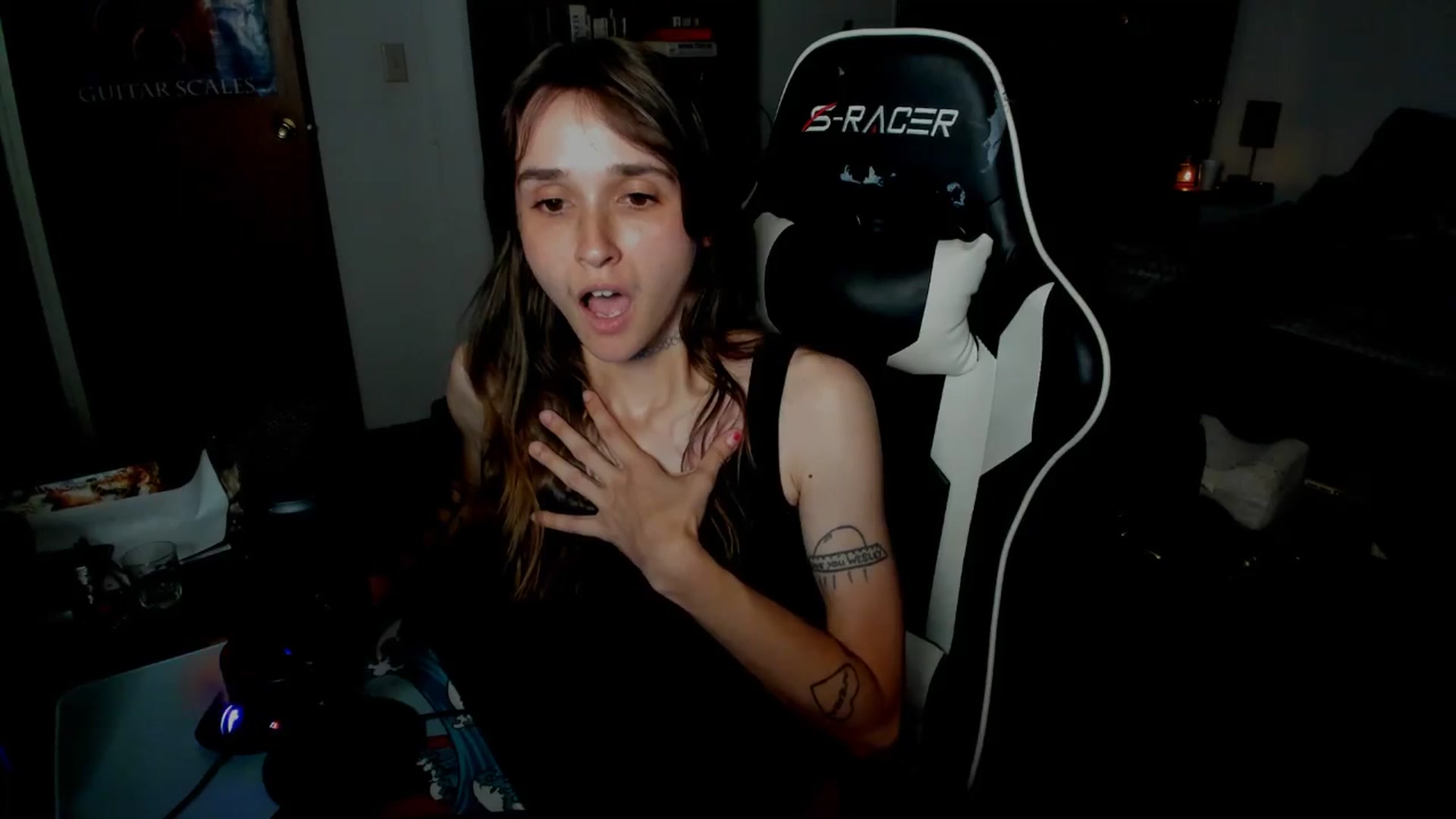 Gallery image thumbnail from sickgrrl's myfreecams stream on, 06/01/2025, 24:56 image 13 of 20