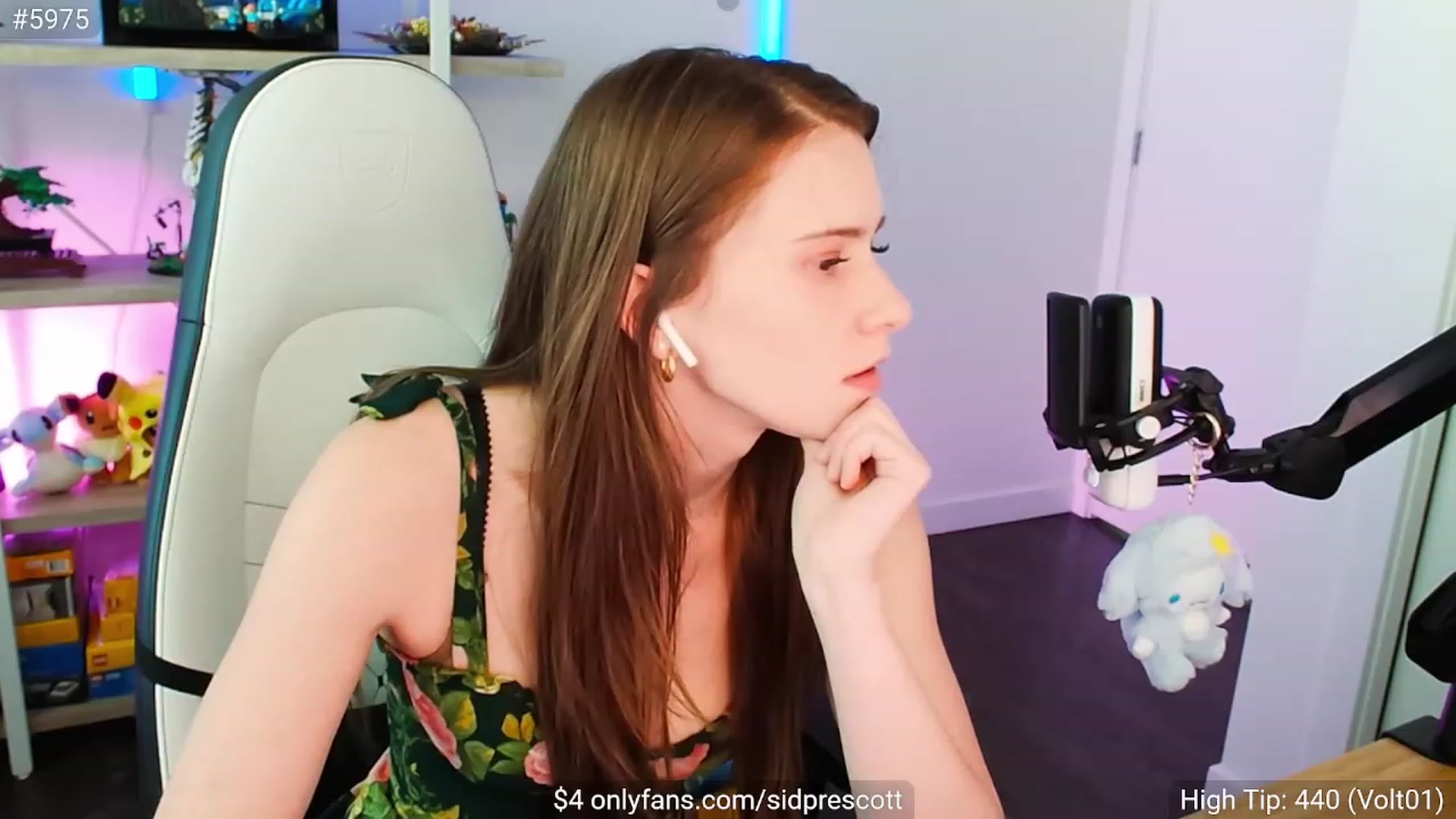 Gallery image thumbnail from sid_ney's myfreecams stream on, 03/15/2023, 24:32 image 9 of 20