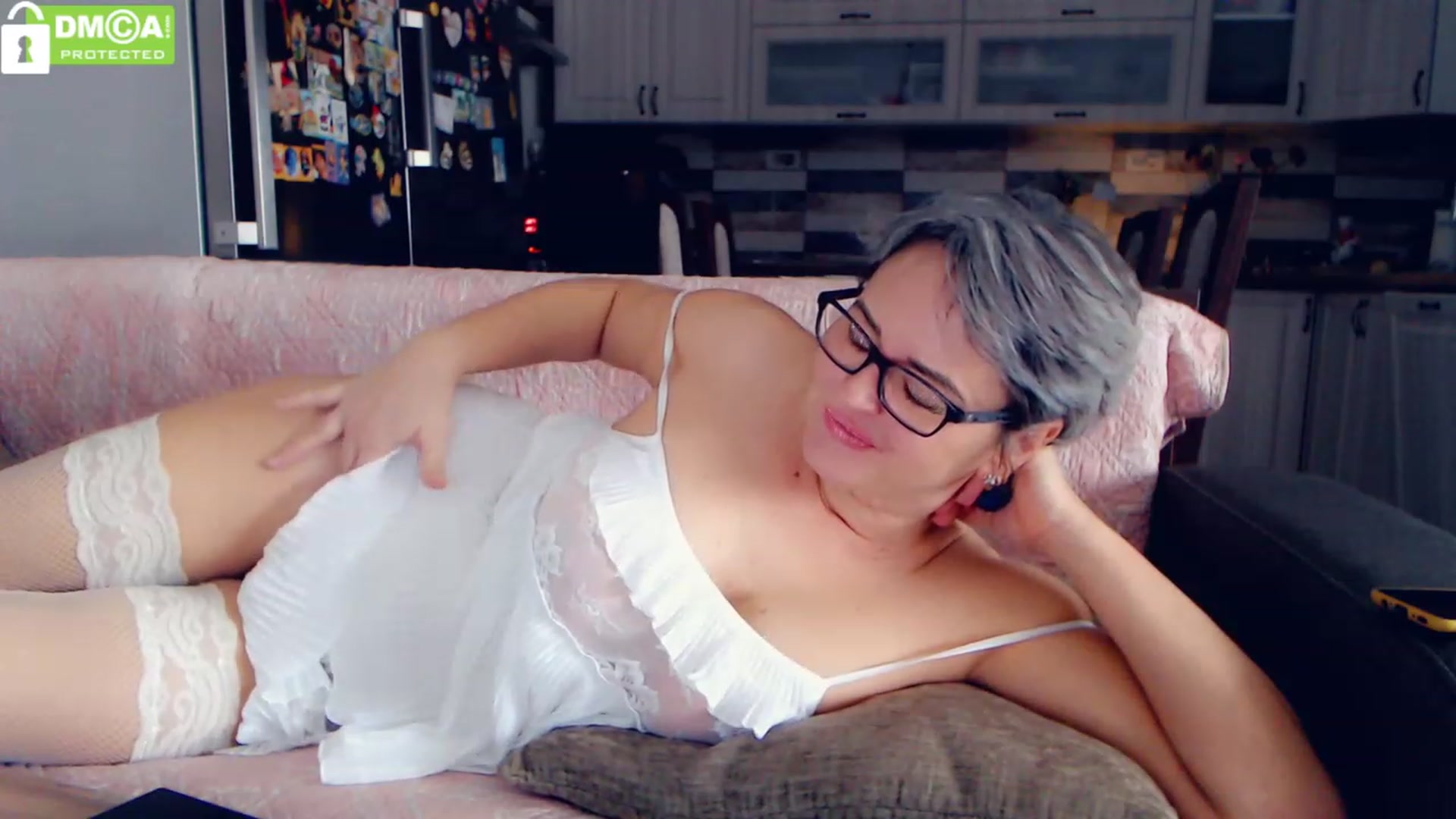 Gallery image thumbnail from silverjewel's myfreecams stream on, 11/19/2022, 10:06 image 18 of 20