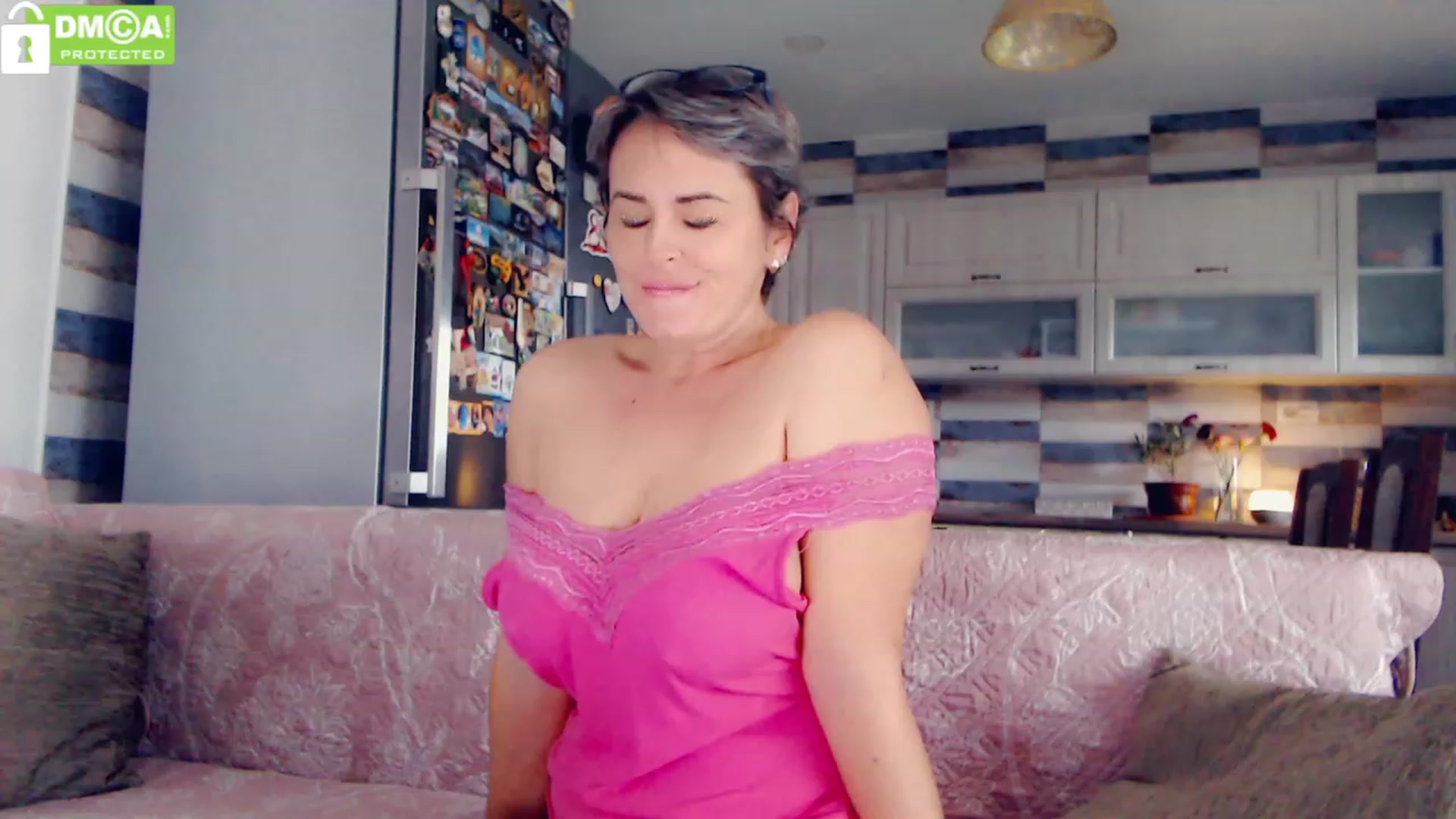 Gallery image thumbnail from silverjewel's myfreecams stream on, 11/21/2022, 10:28 image 16 of 20