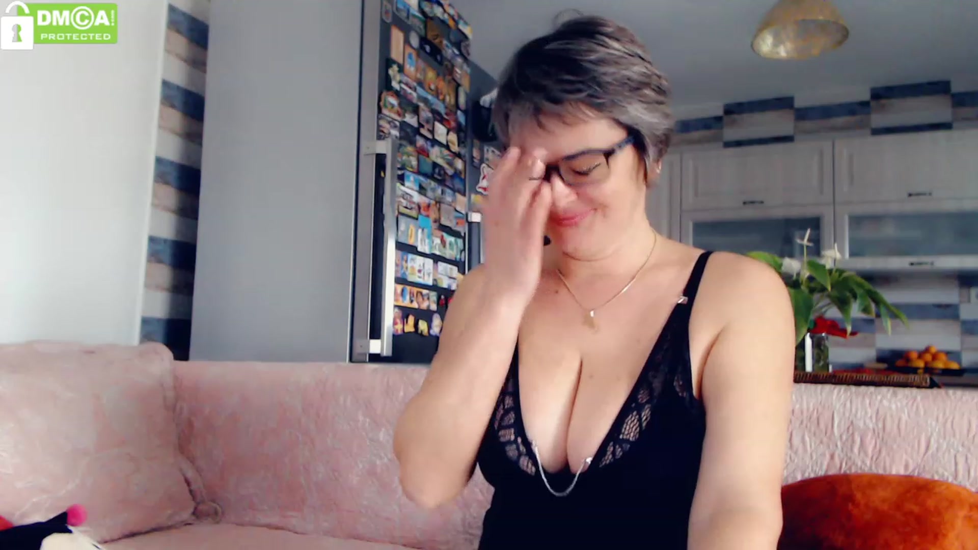 Gallery image thumbnail from silverjewel's myfreecams stream on, 12/12/2022, 09:16 image 20 of 20