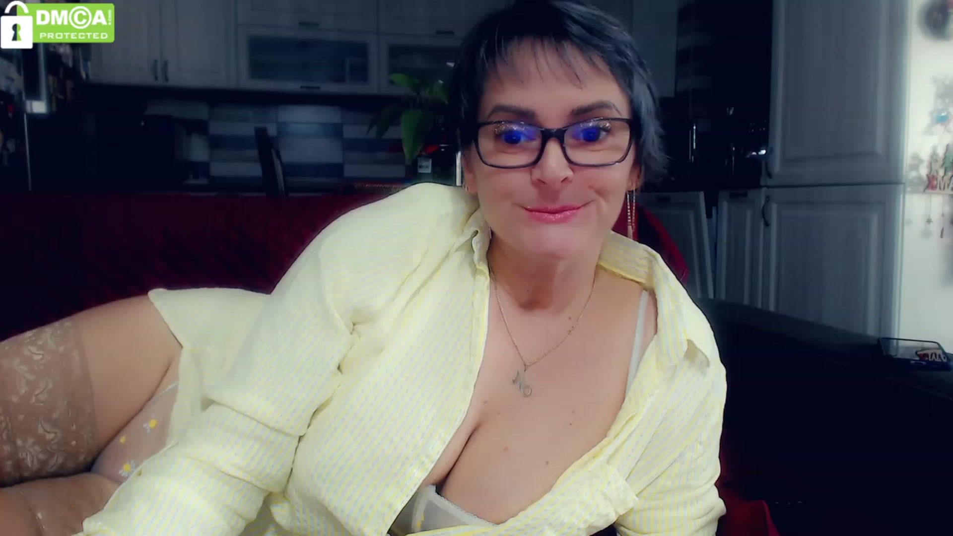 Gallery image thumbnail from silverjewel's myfreecams stream on, 12/15/2022, 09:35 image 3 of 20
