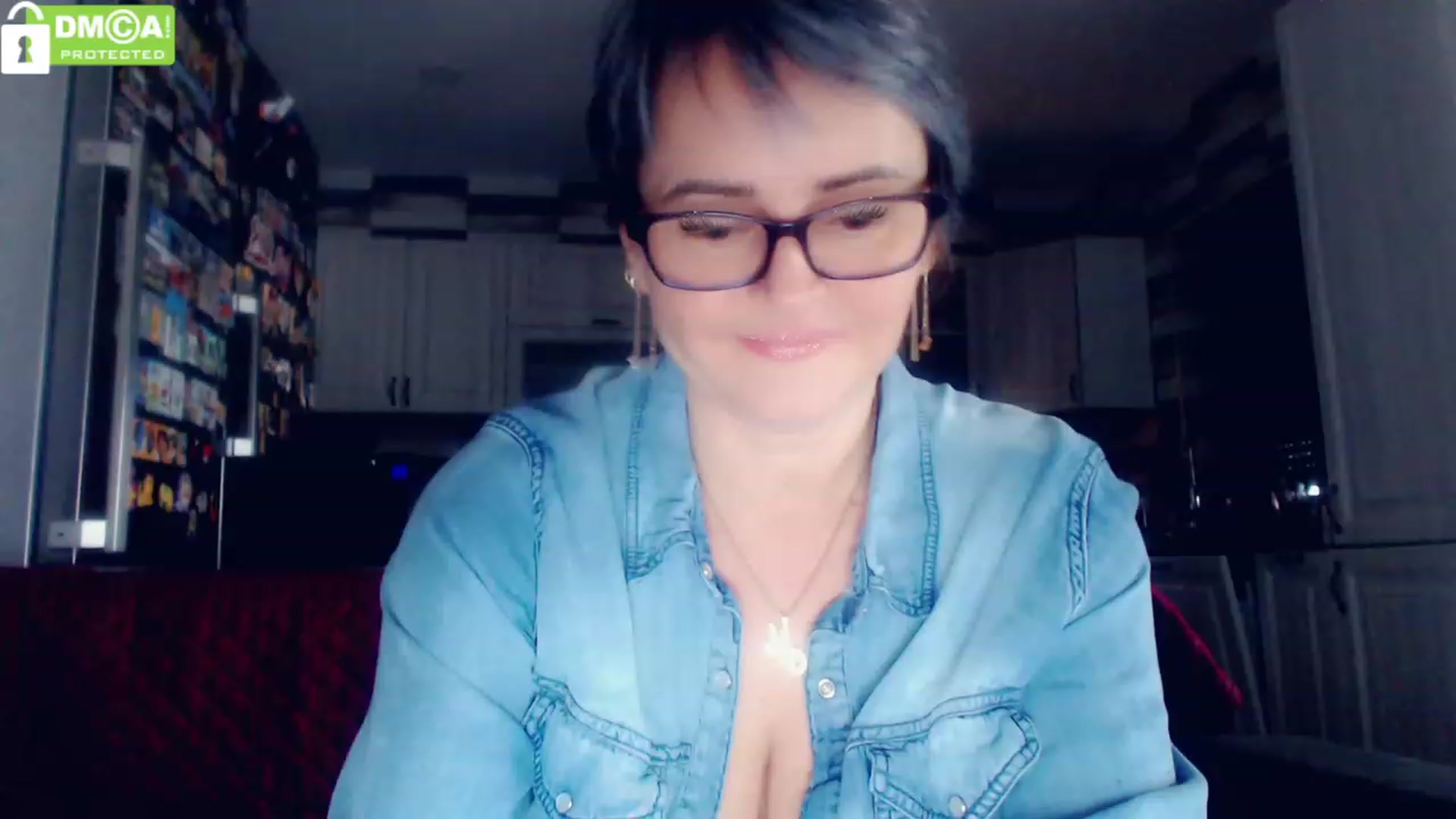 Gallery image thumbnail from silverjewel's myfreecams stream on, 12/16/2022, 10:07 image 19 of 20