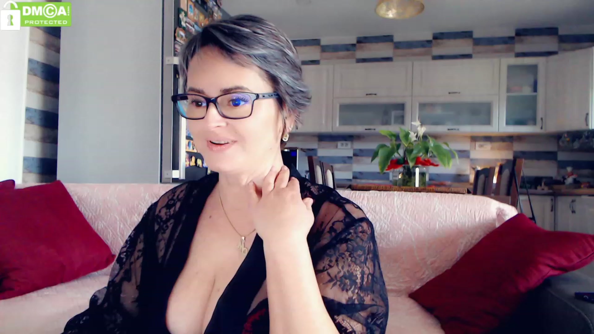 Gallery image thumbnail from silverjewel's myfreecams stream on, 12/18/2022, 10:02 image 3 of 20