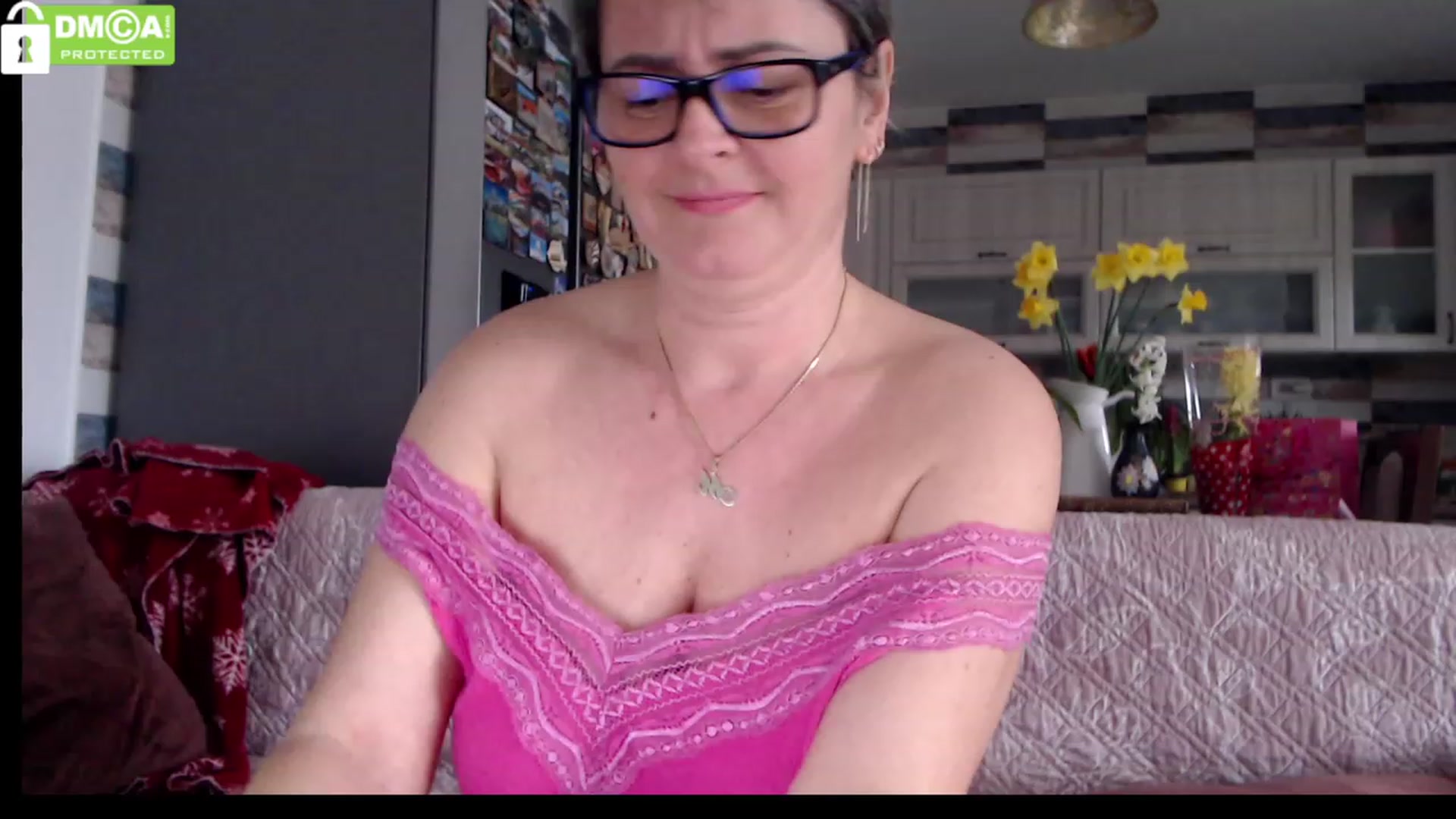 Gallery image thumbnail from silverjewel's myfreecams stream on, 03/01/2023, 09:40 image 5 of 20