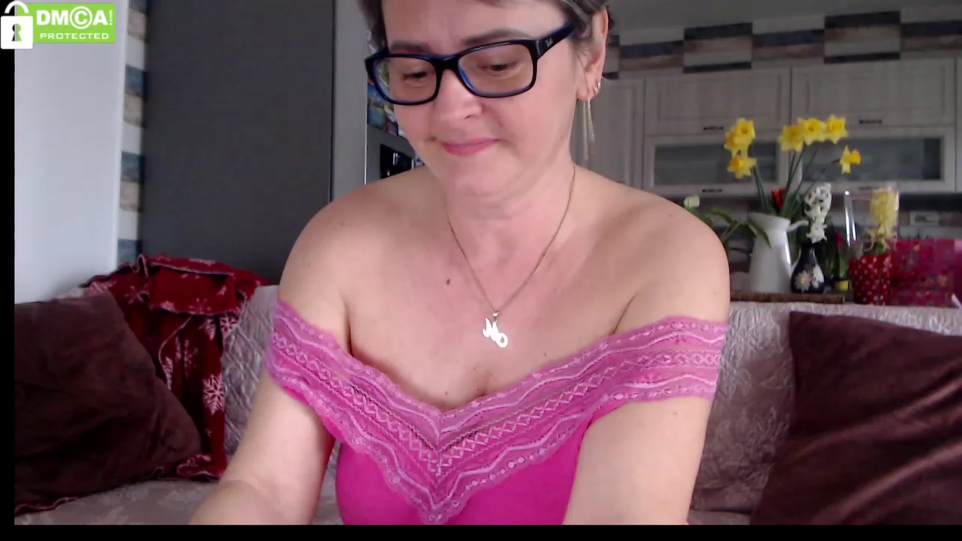 Gallery image thumbnail from silverjewel's myfreecams stream on, 03/01/2023, 11:09 image 1 of 20