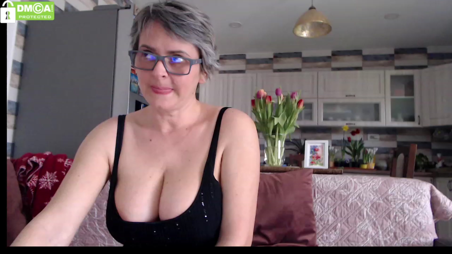 Gallery image thumbnail from silverjewel's myfreecams stream on, 03/07/2023, 08:44 image 14 of 20