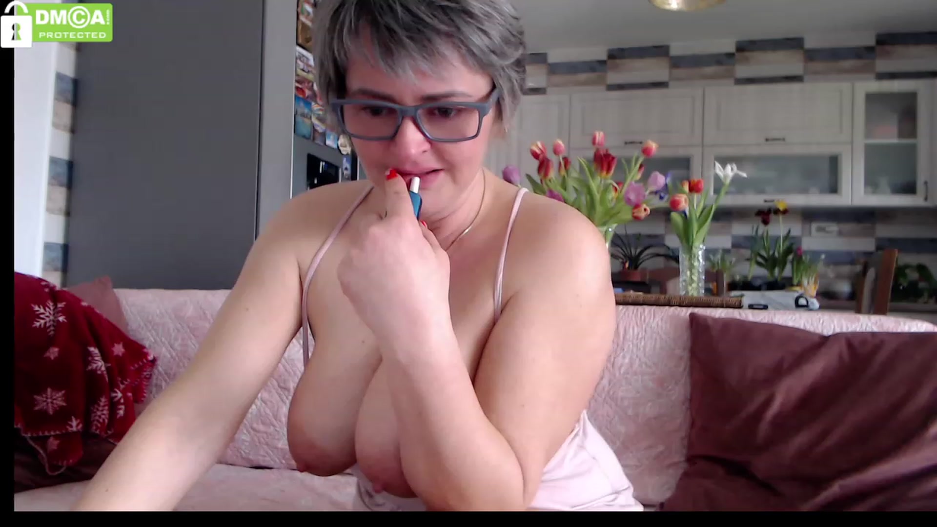 Gallery image thumbnail from silverjewel's myfreecams stream on, 03/10/2023, 10:30 image 8 of 20
