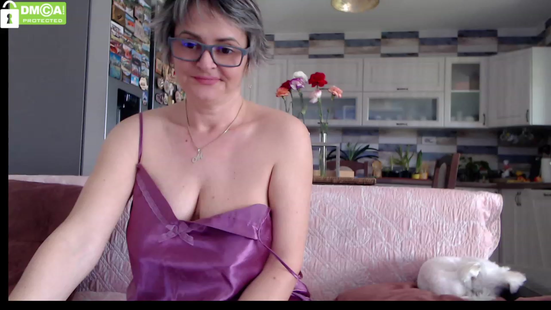 Gallery image thumbnail from silverjewel's myfreecams stream on, 03/17/2023, 11:28 image 4 of 20