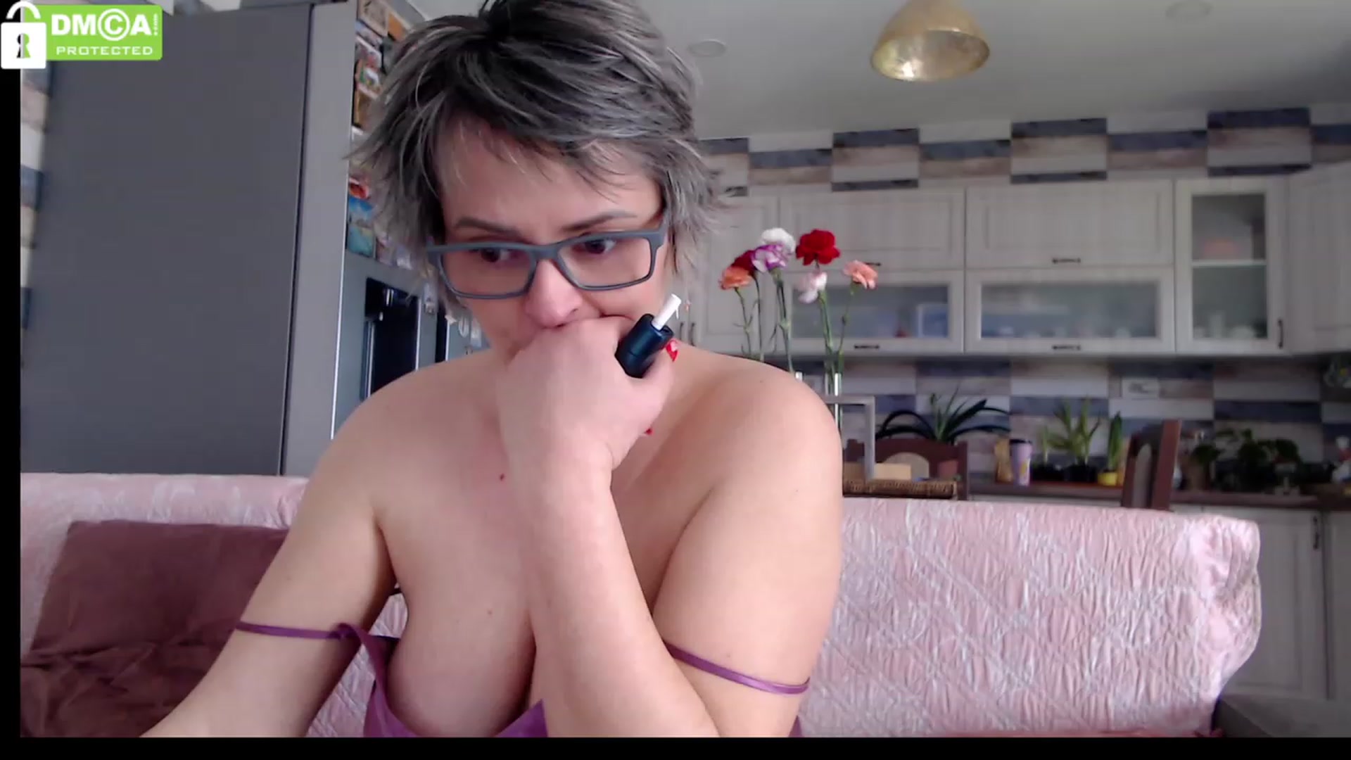 Gallery image thumbnail from silverjewel's myfreecams stream on, 03/17/2023, 11:28 image 9 of 20