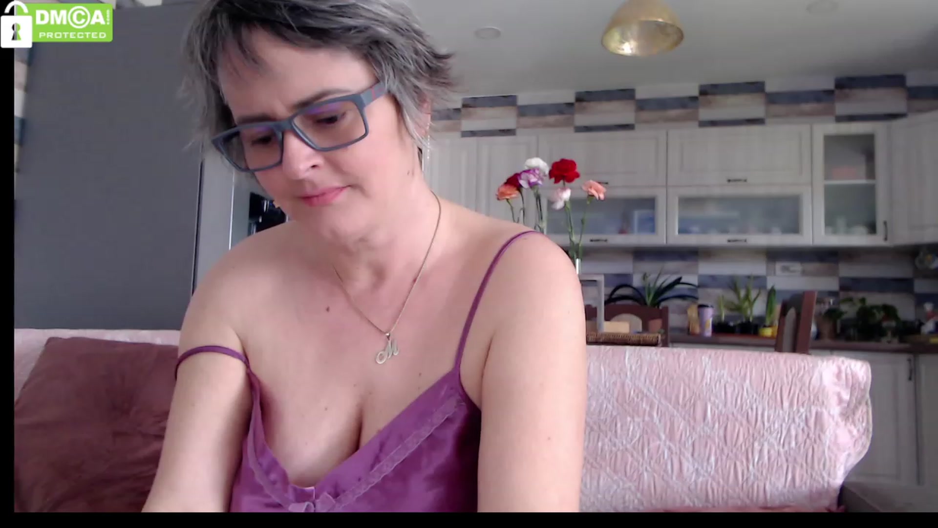 Gallery image thumbnail from silverjewel's myfreecams stream on, 03/17/2023, 11:28 image 8 of 20